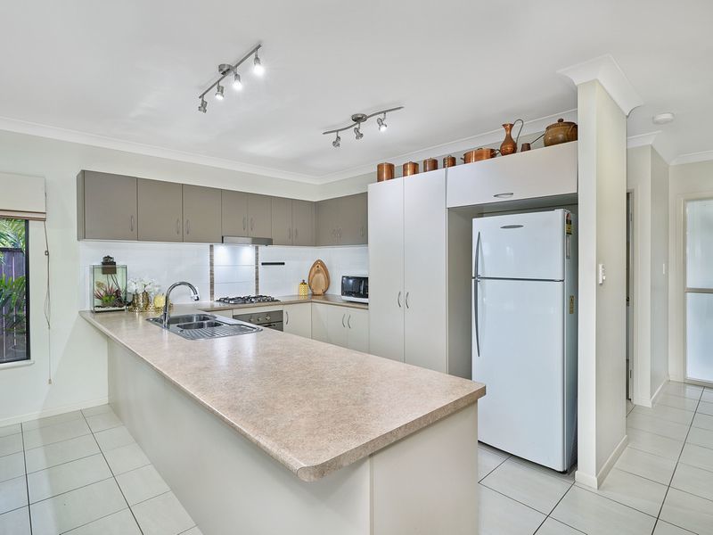 17 Seaways Street, Trinity Beach, QLD 4879 AUS