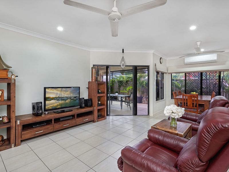 17 Seaways Street, Trinity Beach, QLD 4879 AUS