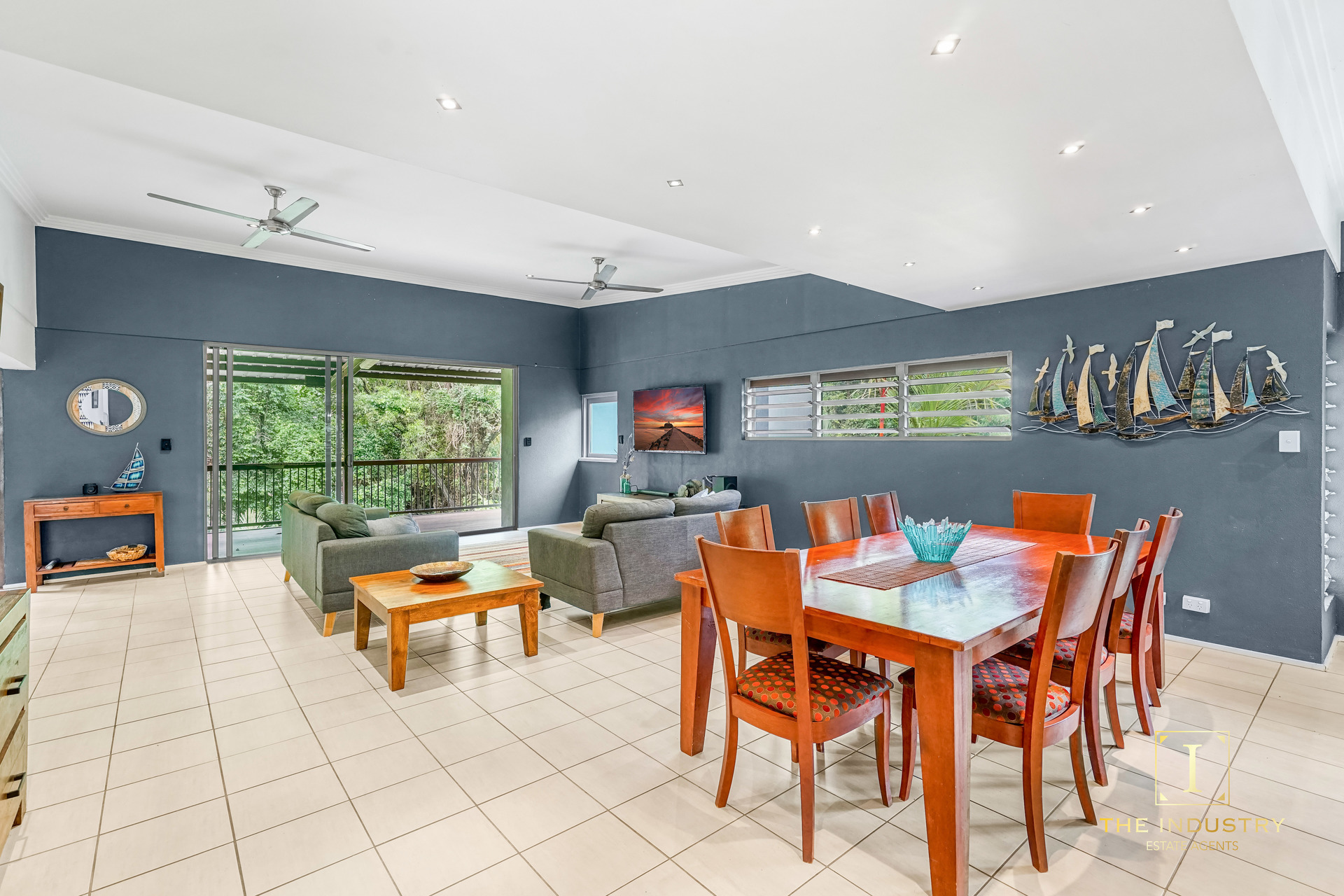 20-22 Foley Road, Palm Cove, QLD 4879 AUS