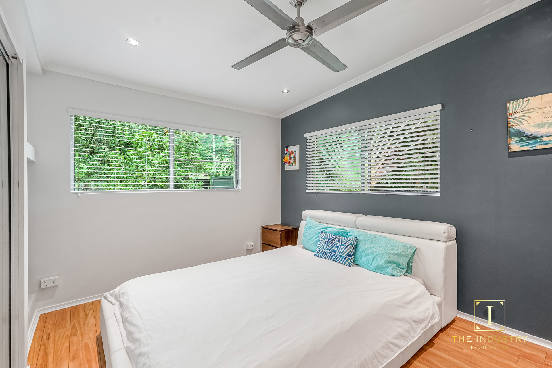 20-22 Foley Road, Palm Cove, QLD 4879 AUS