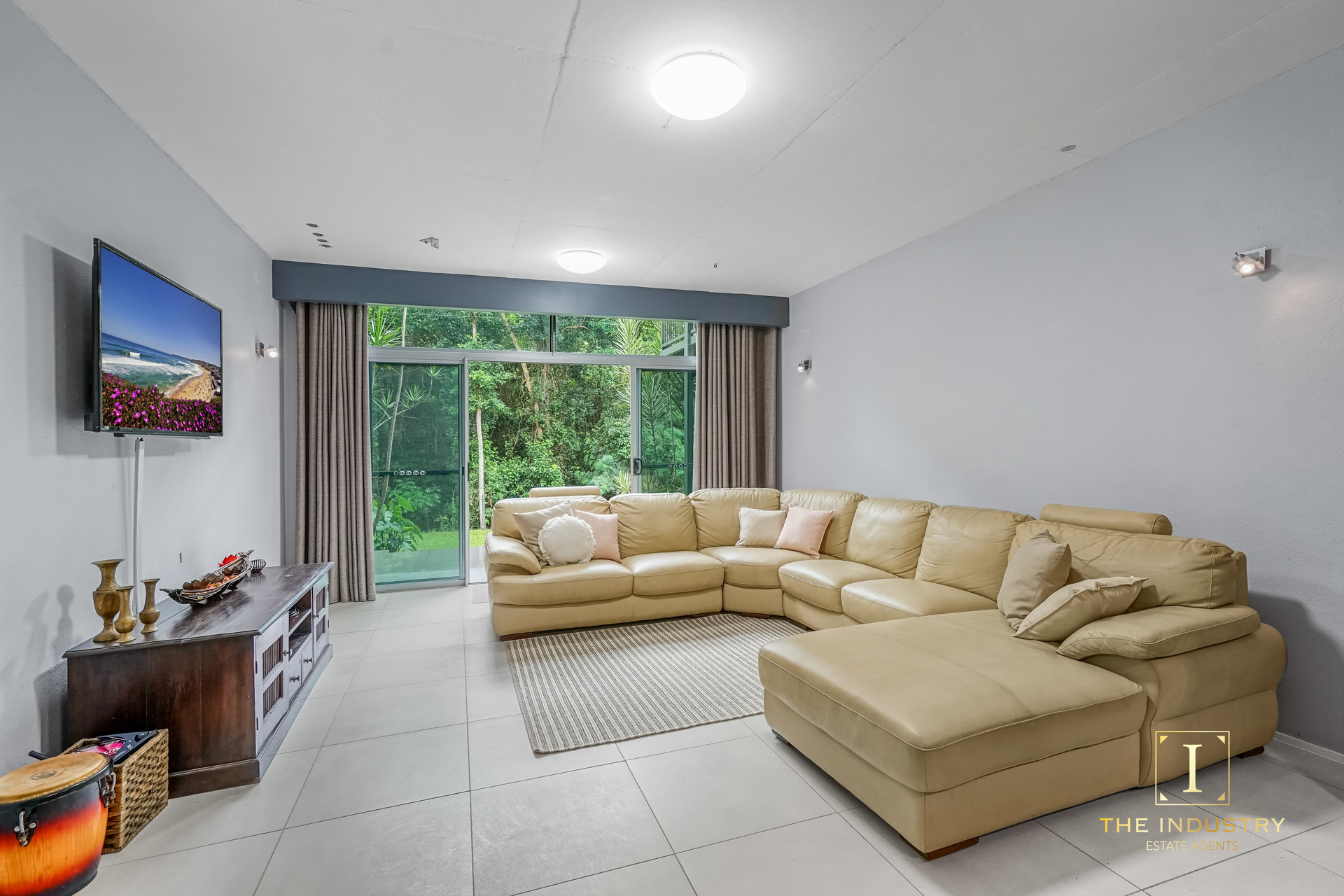 20-22 Foley Road, Palm Cove, QLD 4879 AUS