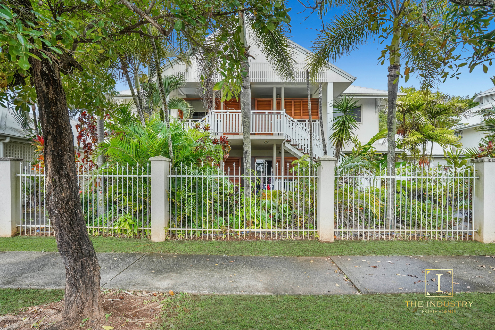 8/5 Lily Street, Cairns North, QLD 4870 AUS