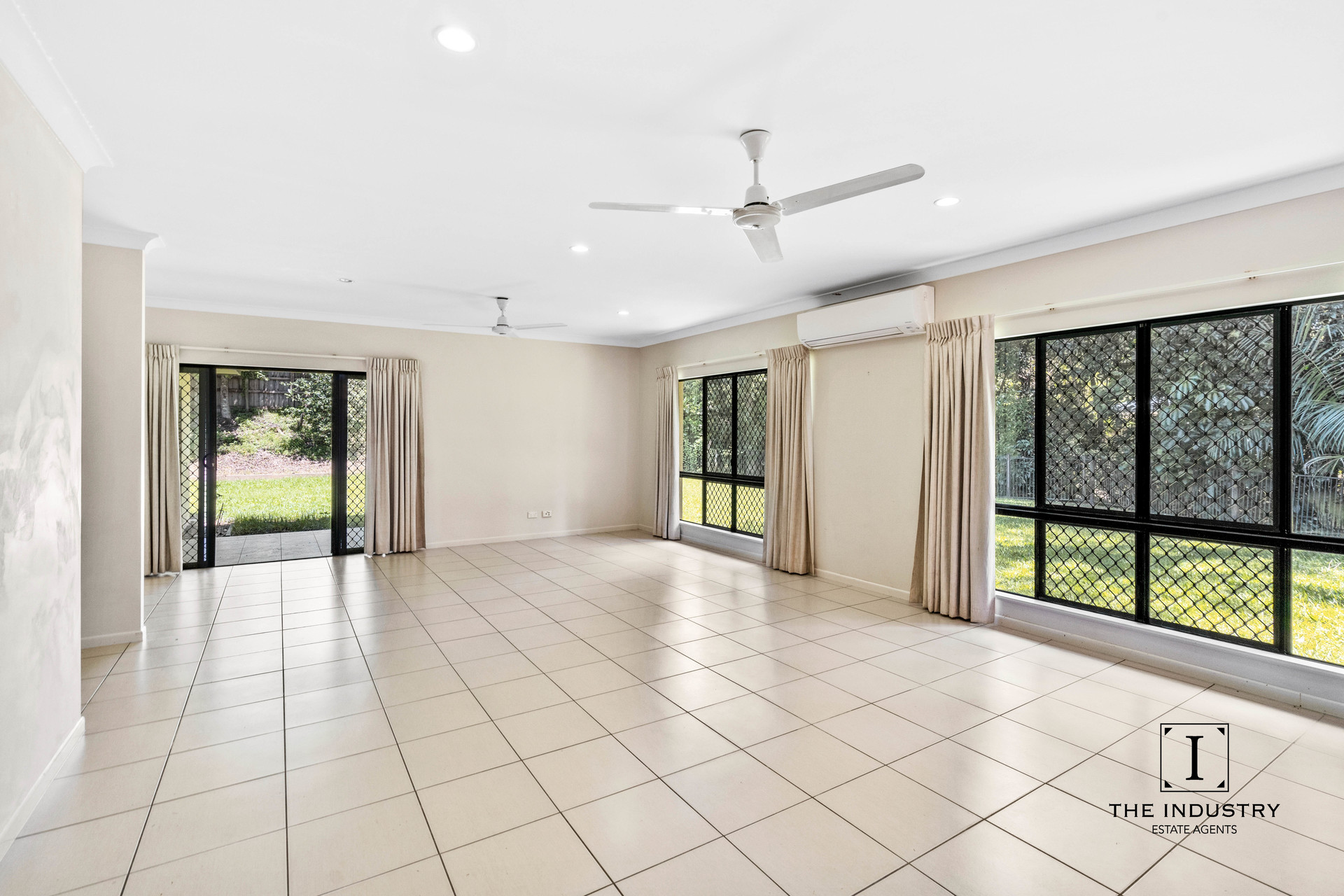 12 Petrie Close, Kewarra Beach, QLD 4879 AUS