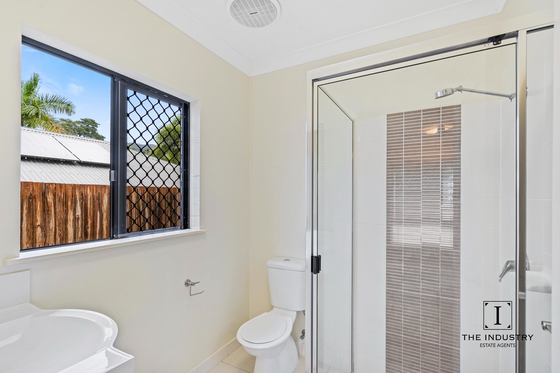 3 Chandra Close, Redlynch, QLD 4870 AUS