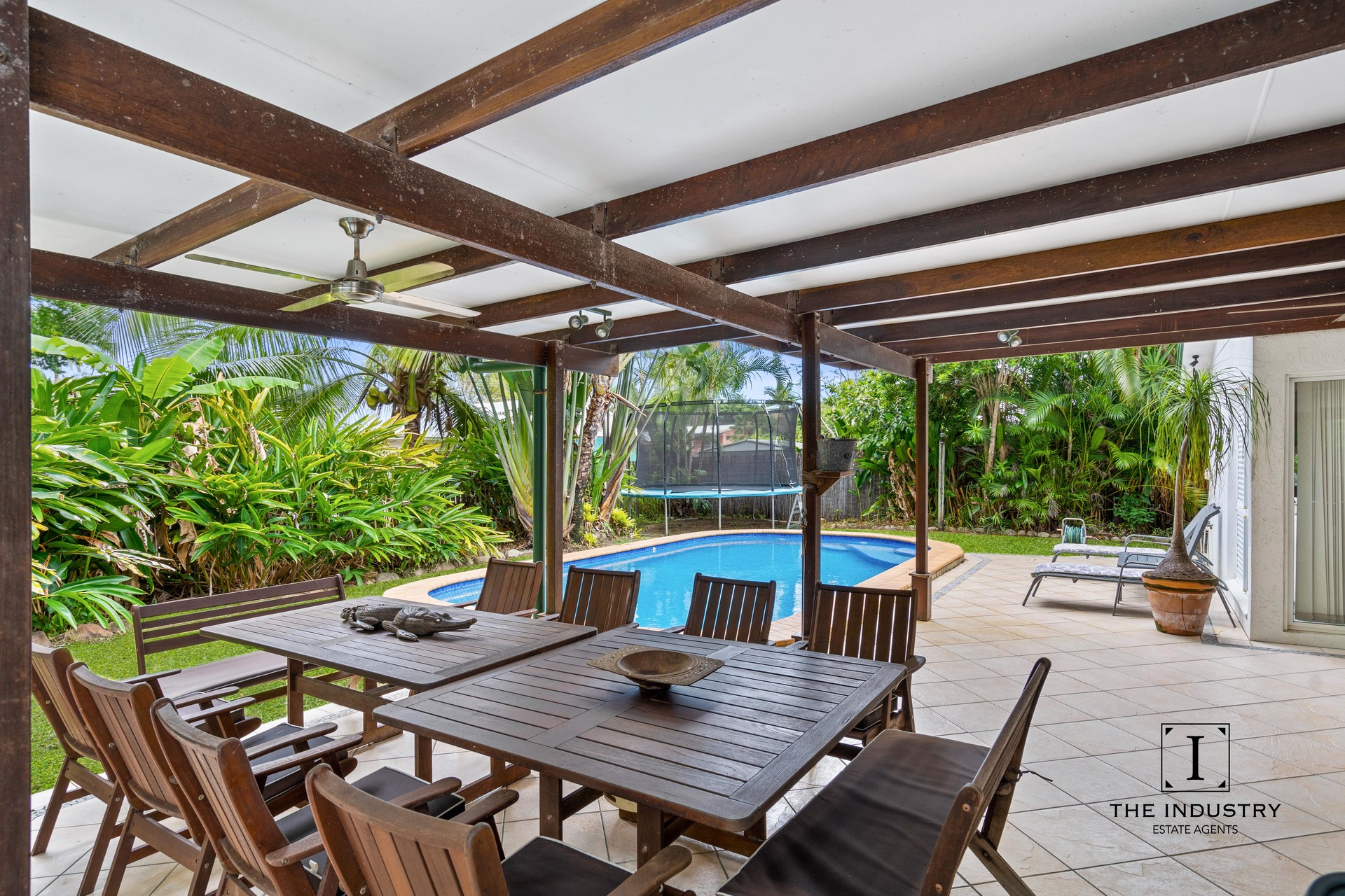 10 Hope Street, Clifton Beach, QLD 4879 AUS