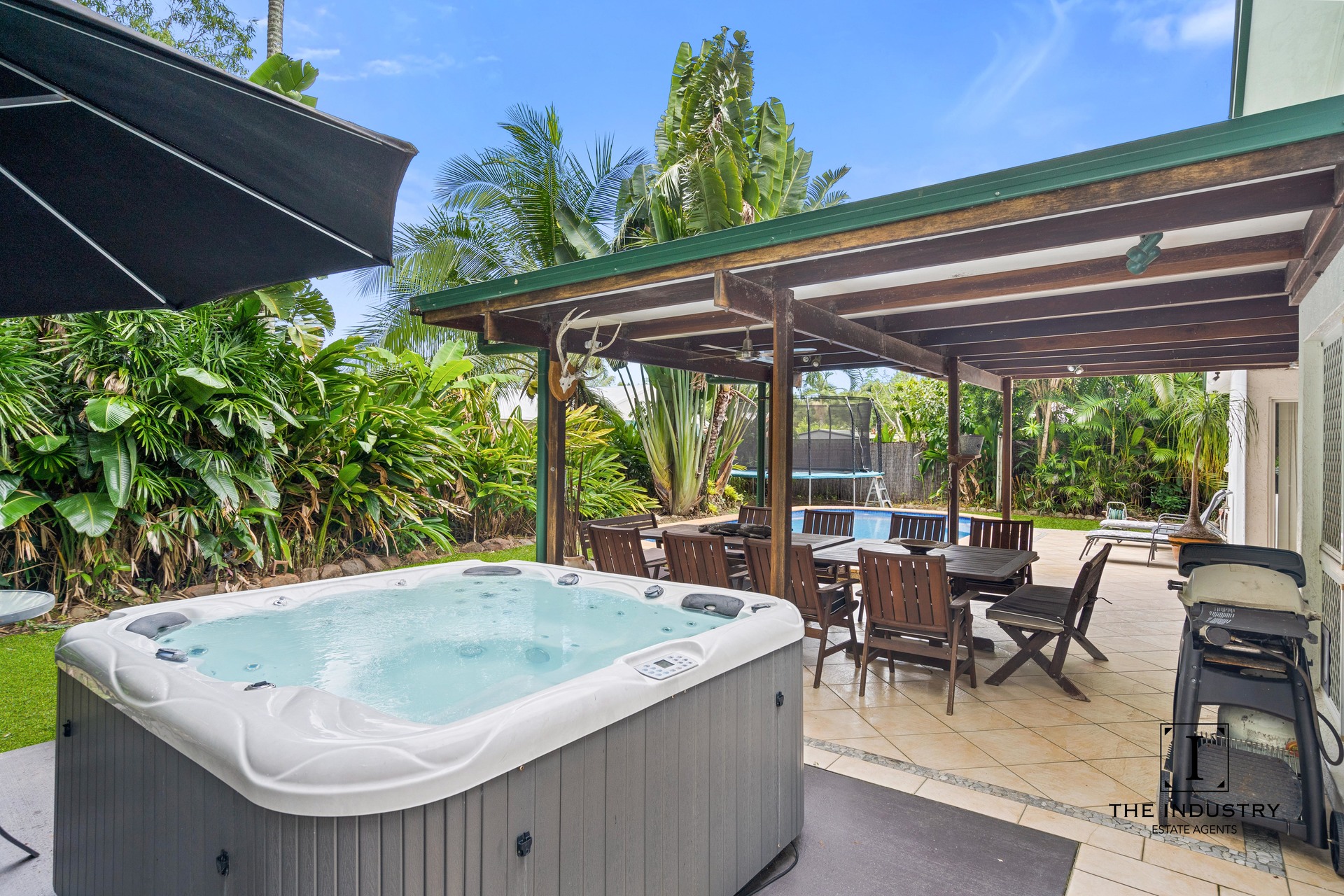 10 Hope Street, Clifton Beach, QLD 4879 AUS