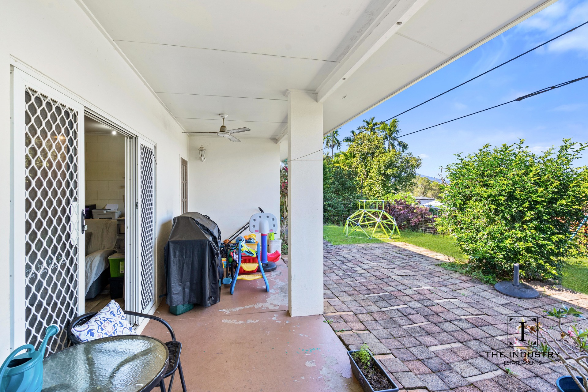 8 Hogan Court, White Rock, QLD 4868 AUS