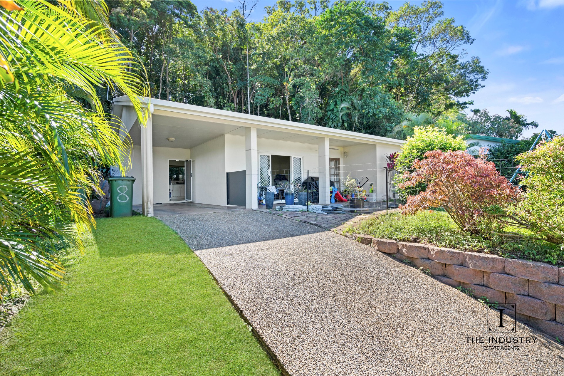 8 Hogan Court, White Rock, QLD 4868 AUS