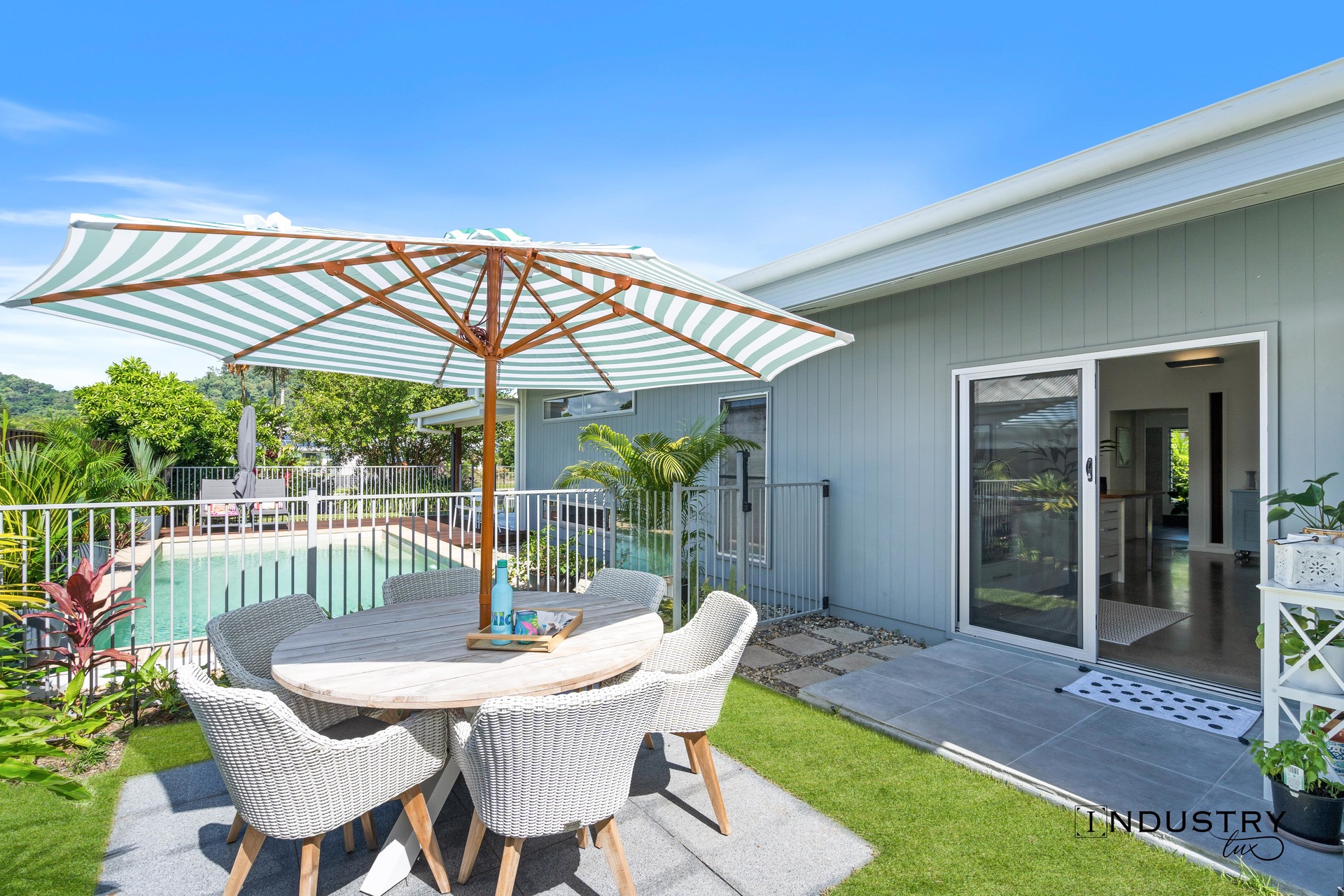 18 Lagoon Drive, Trinity Beach, QLD 4879 AUS