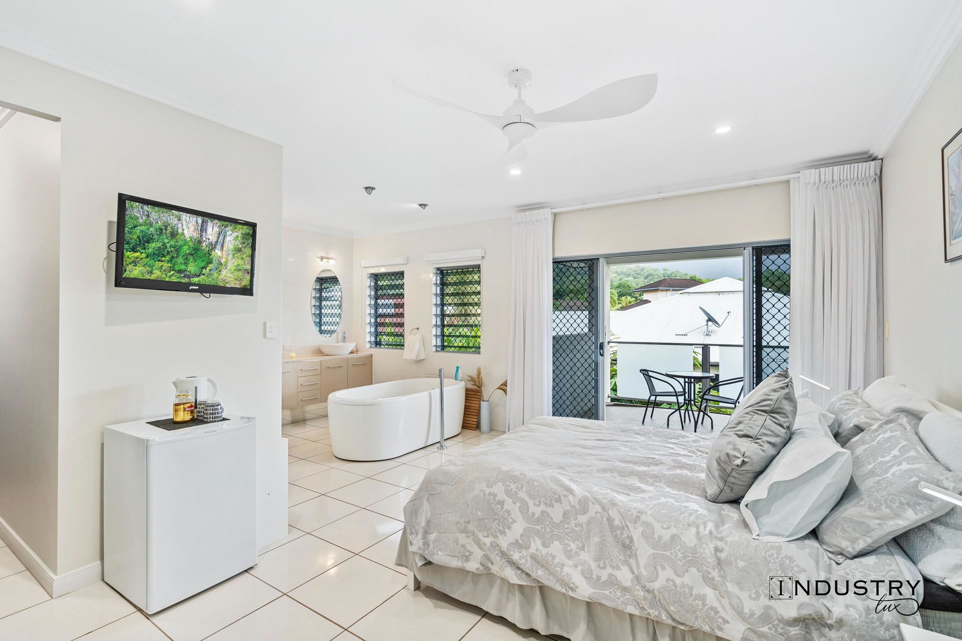 2 Bushlark Place, Smithfield, QLD 4878 AUS