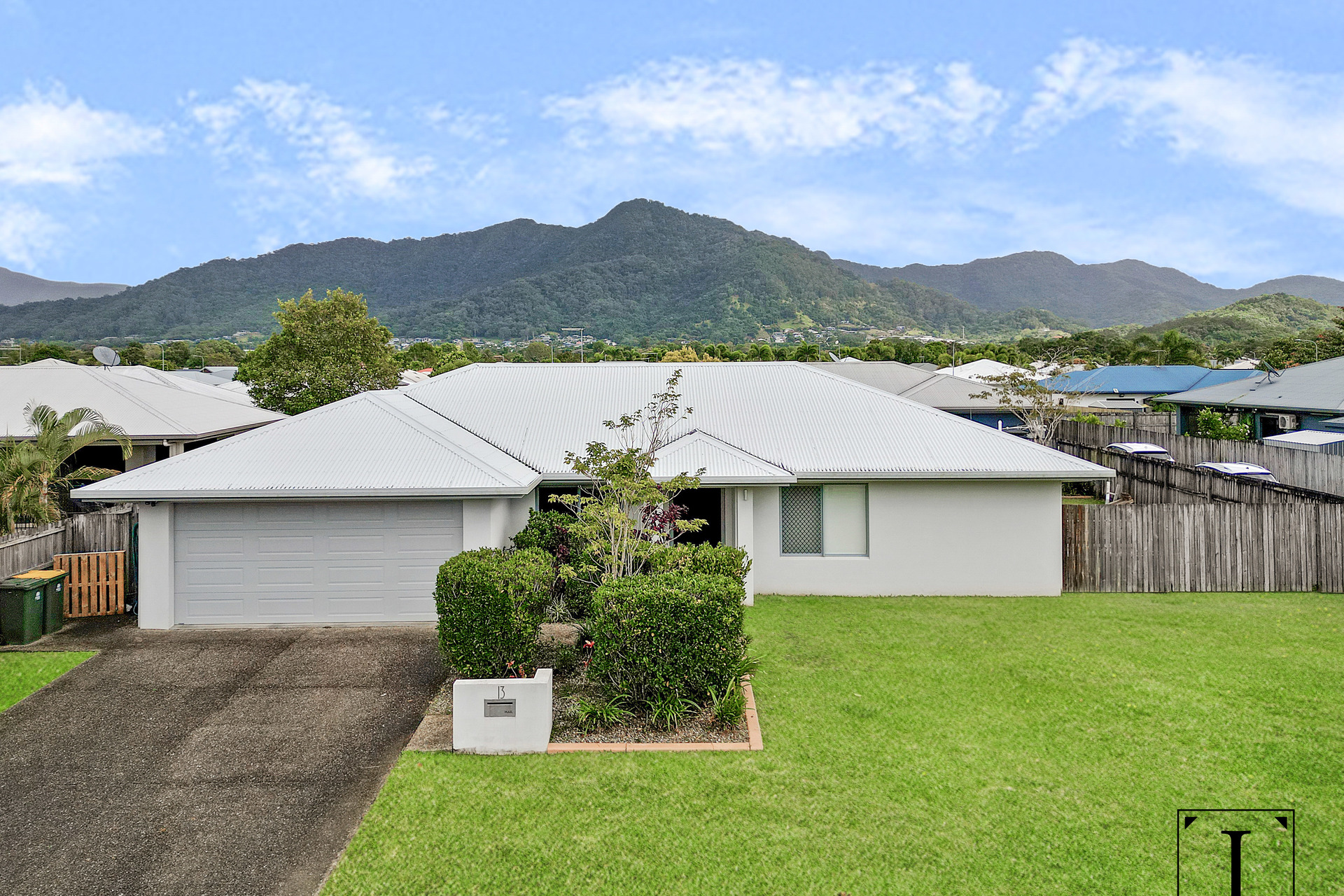 13 Tarantino Crescent, White Rock, QLD 4868 AUS