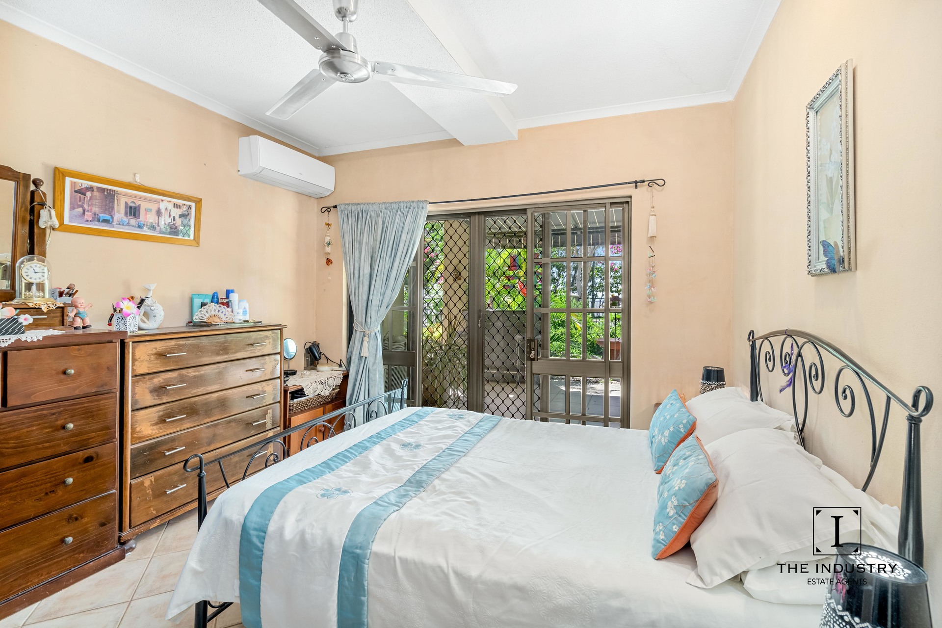 29-31 Casuarina Street, Holloways Beach, QLD 4878 AUS