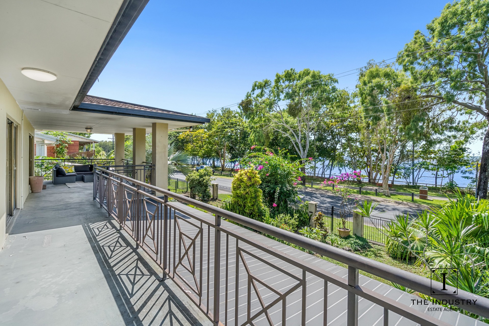 29-31 Casuarina Street, Holloways Beach, QLD 4878 AUS