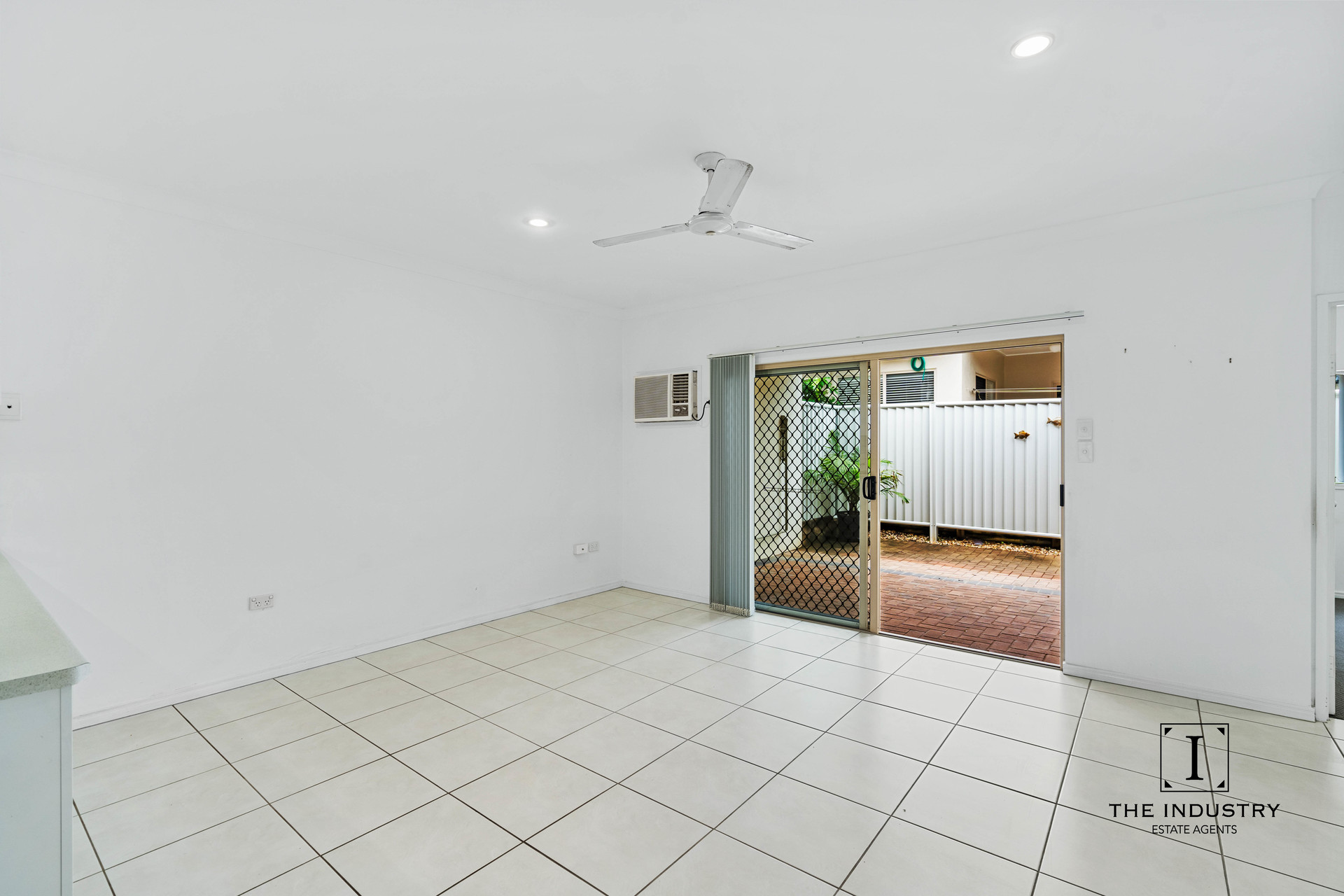 11/5-7 Oyster Court, Trinity Beach, QLD 4879 AUS