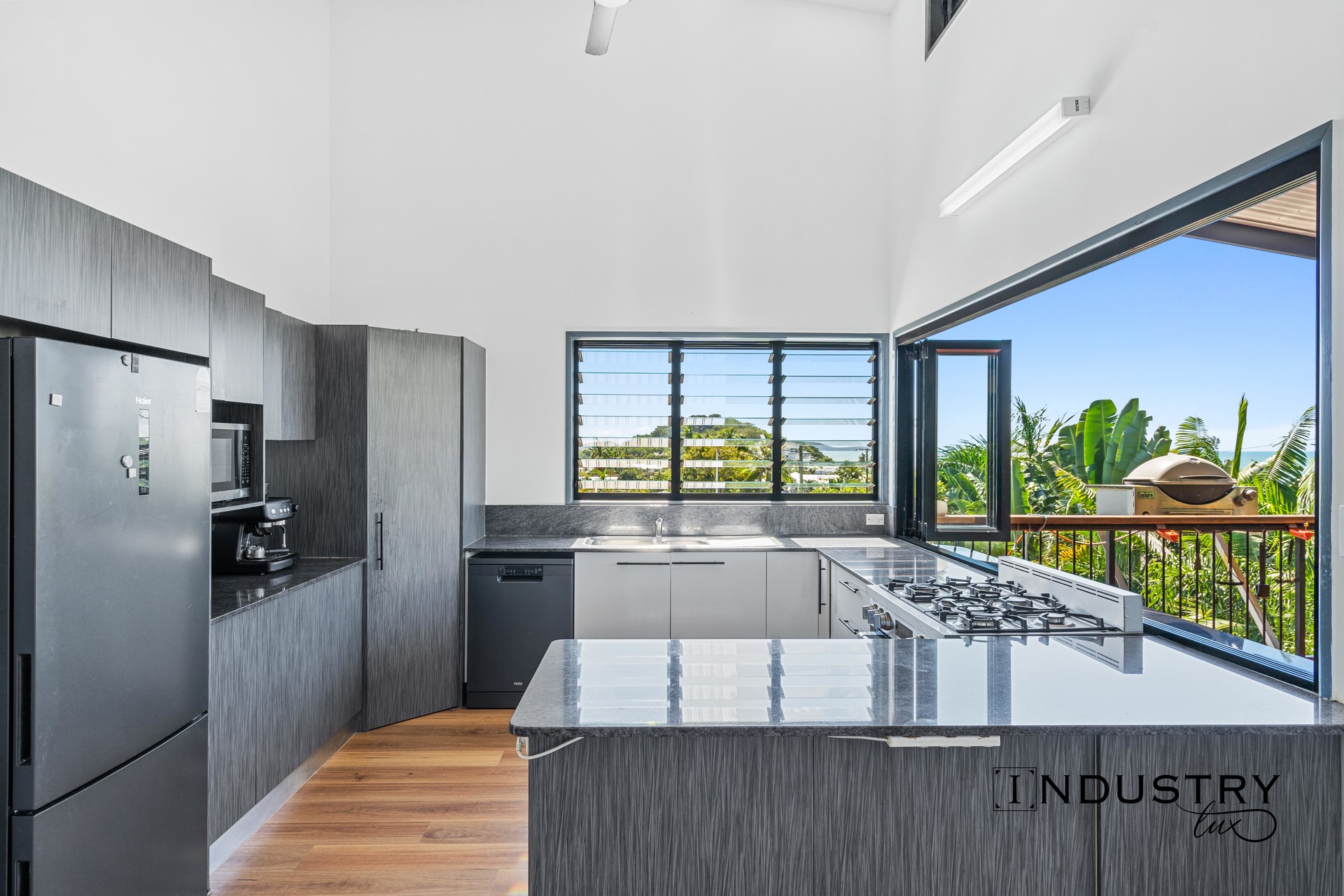 23 Moore Street, Trinity Beach, QLD 4879 AUS