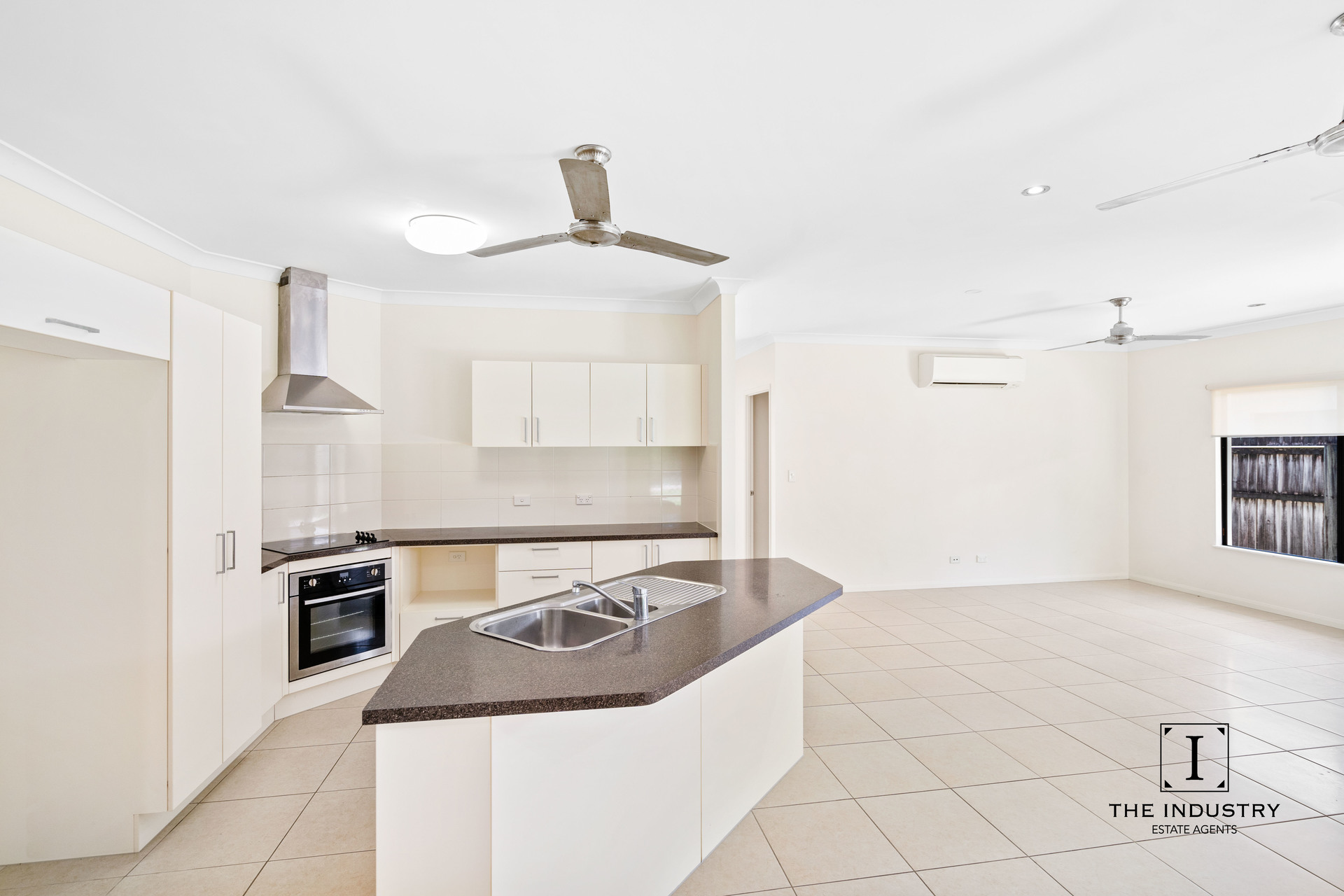 39 Quartzborough Promenade, Trinity Park, QLD 4879 AUS