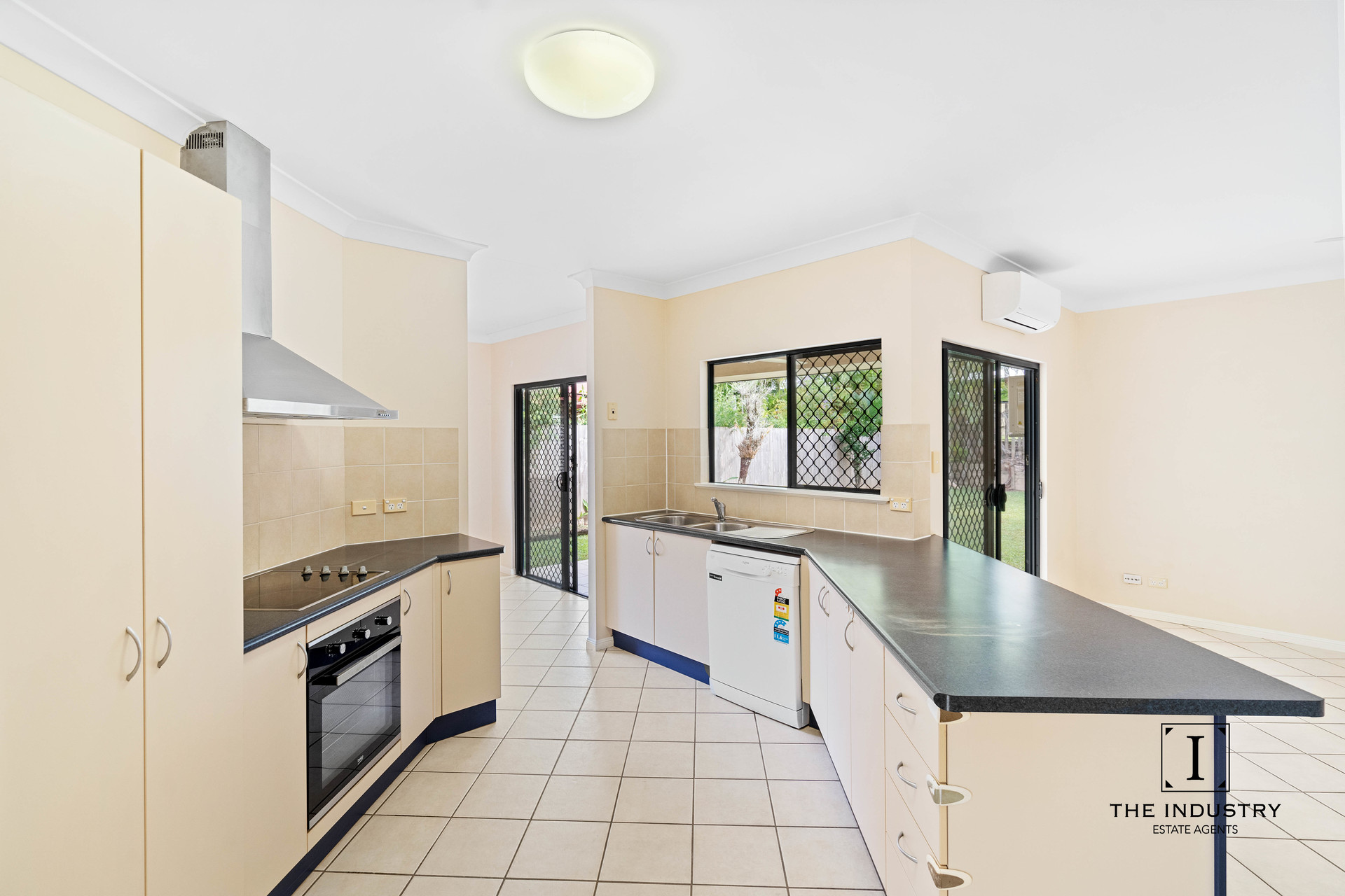 4 Beck Close, Bentley Park, QLD 4869 AUS