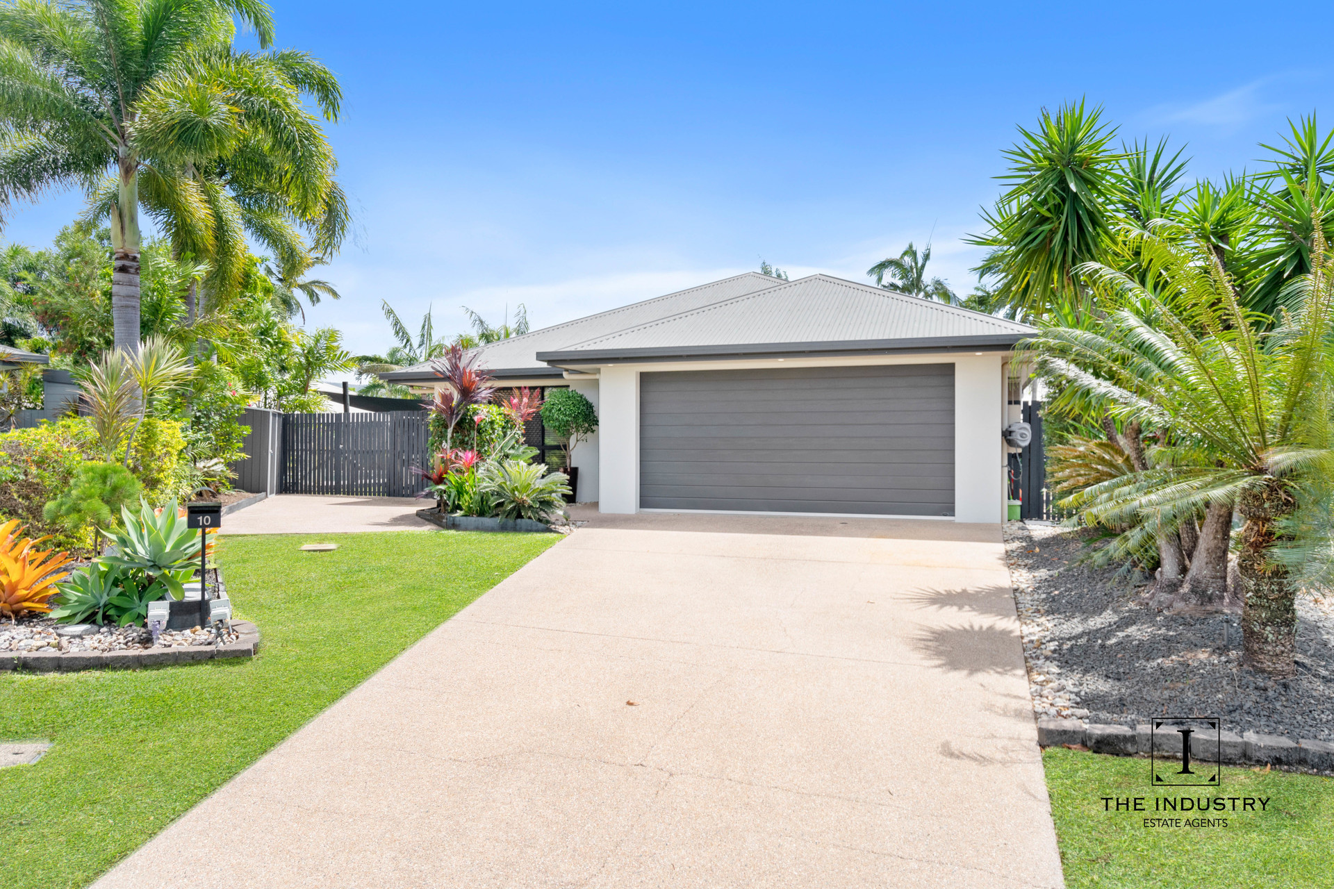 10 Galena Chase, Trinity Park, QLD 4879 AUS