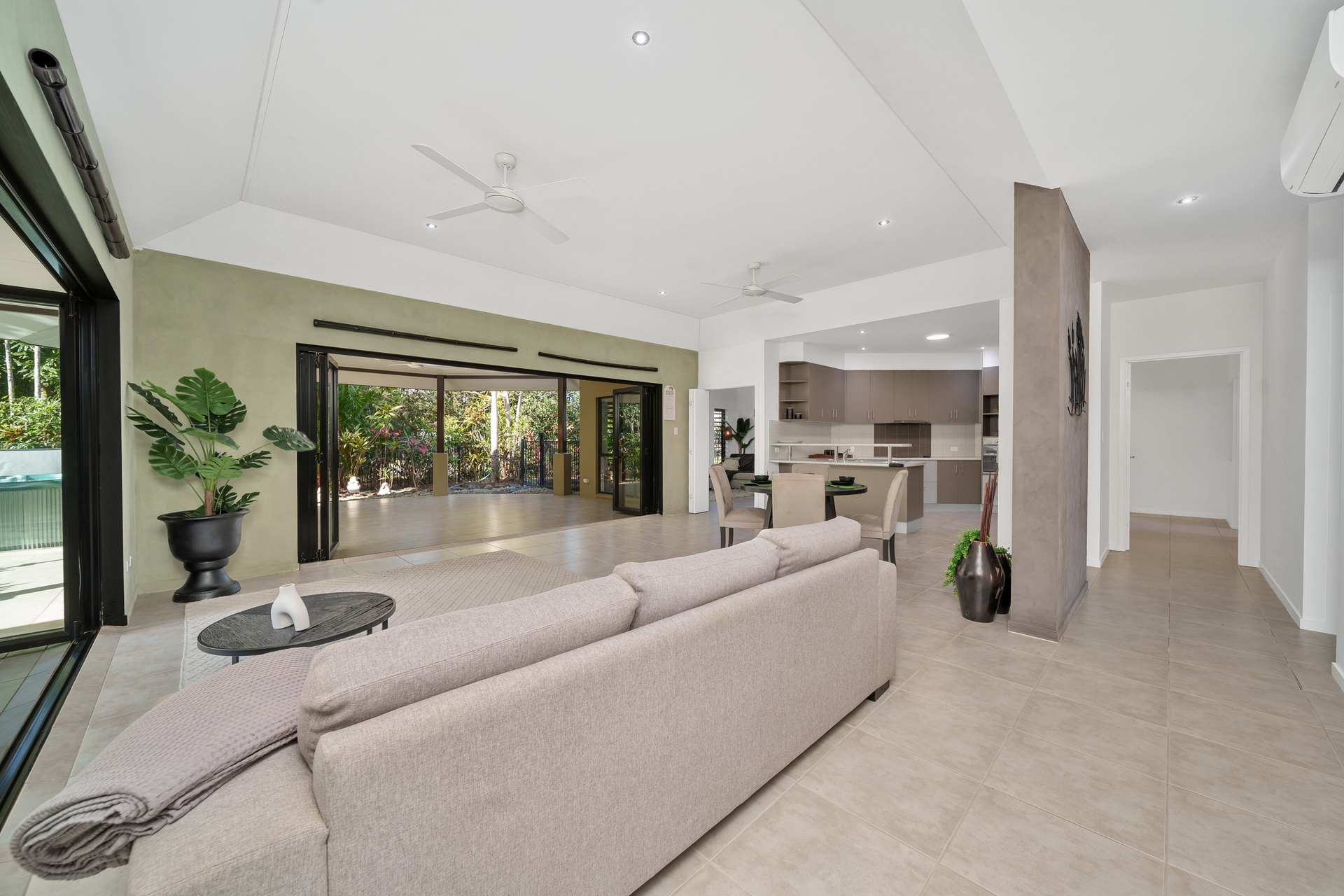 2 Ashwood Circuit, Smithfield, QLD 4878 AUS