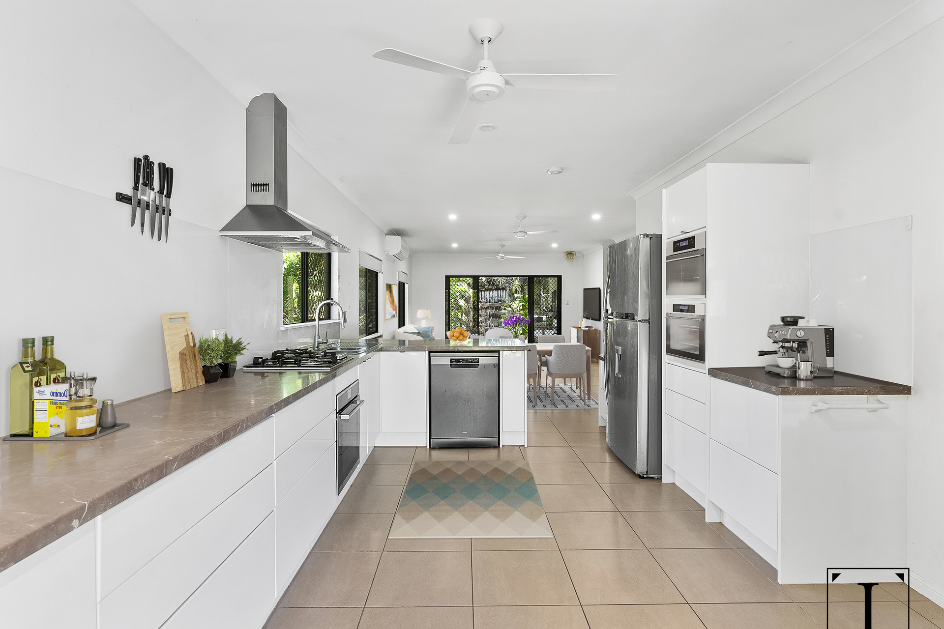 15 Kirra Close, Kewarra Beach, QLD 4879 AUS