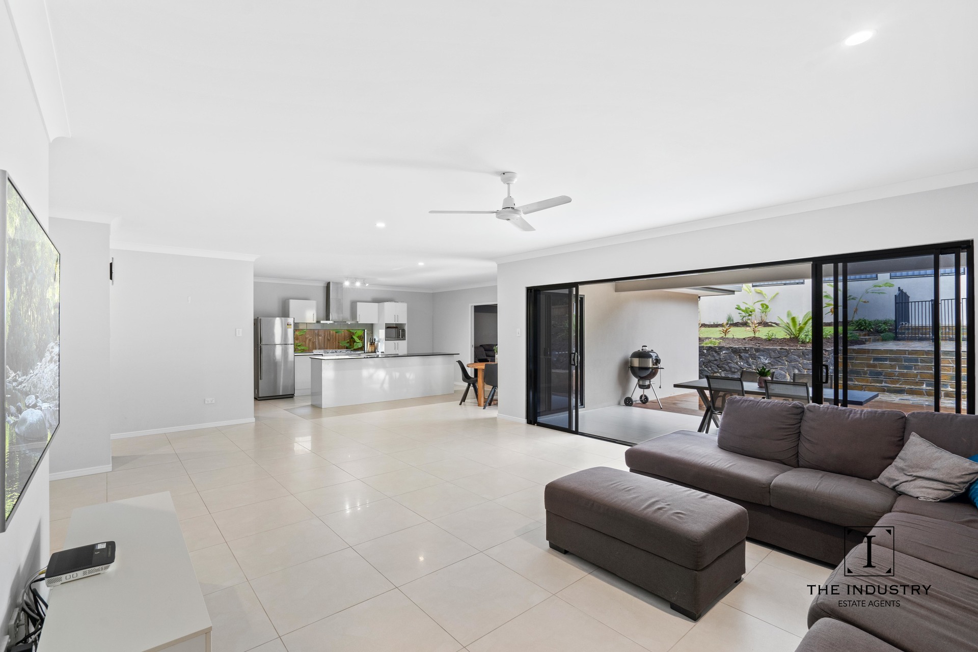 2 Megalong Close, Smithfield, QLD 4878 AUS