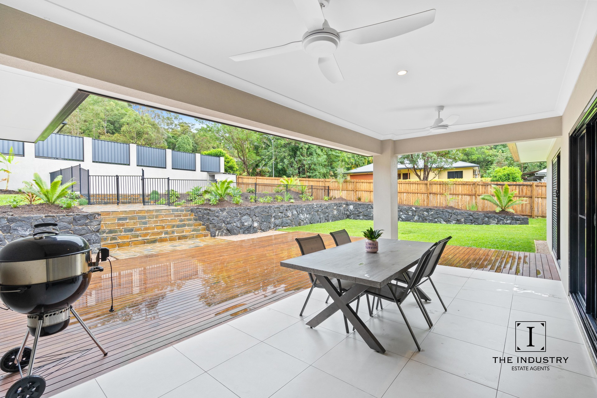 2 Megalong Close, Smithfield, QLD 4878 AUS