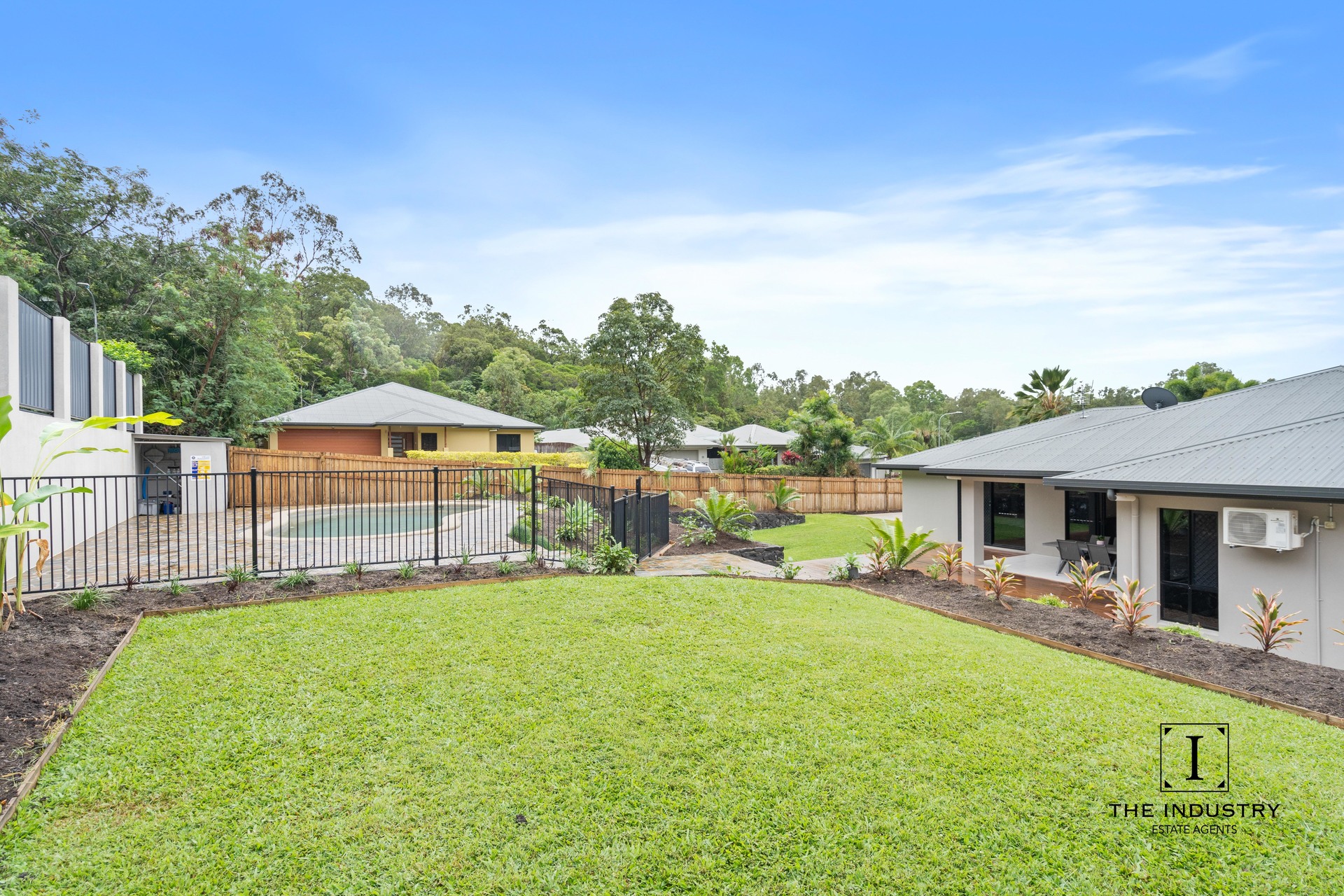 2 Megalong Close, Smithfield, QLD 4878 AUS