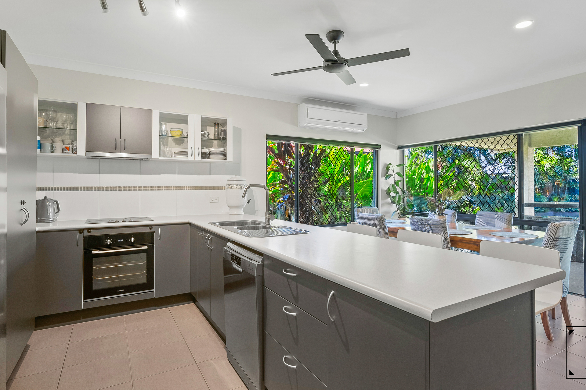 2 Imooya Place, Trinity Park, QLD 4879 AUS