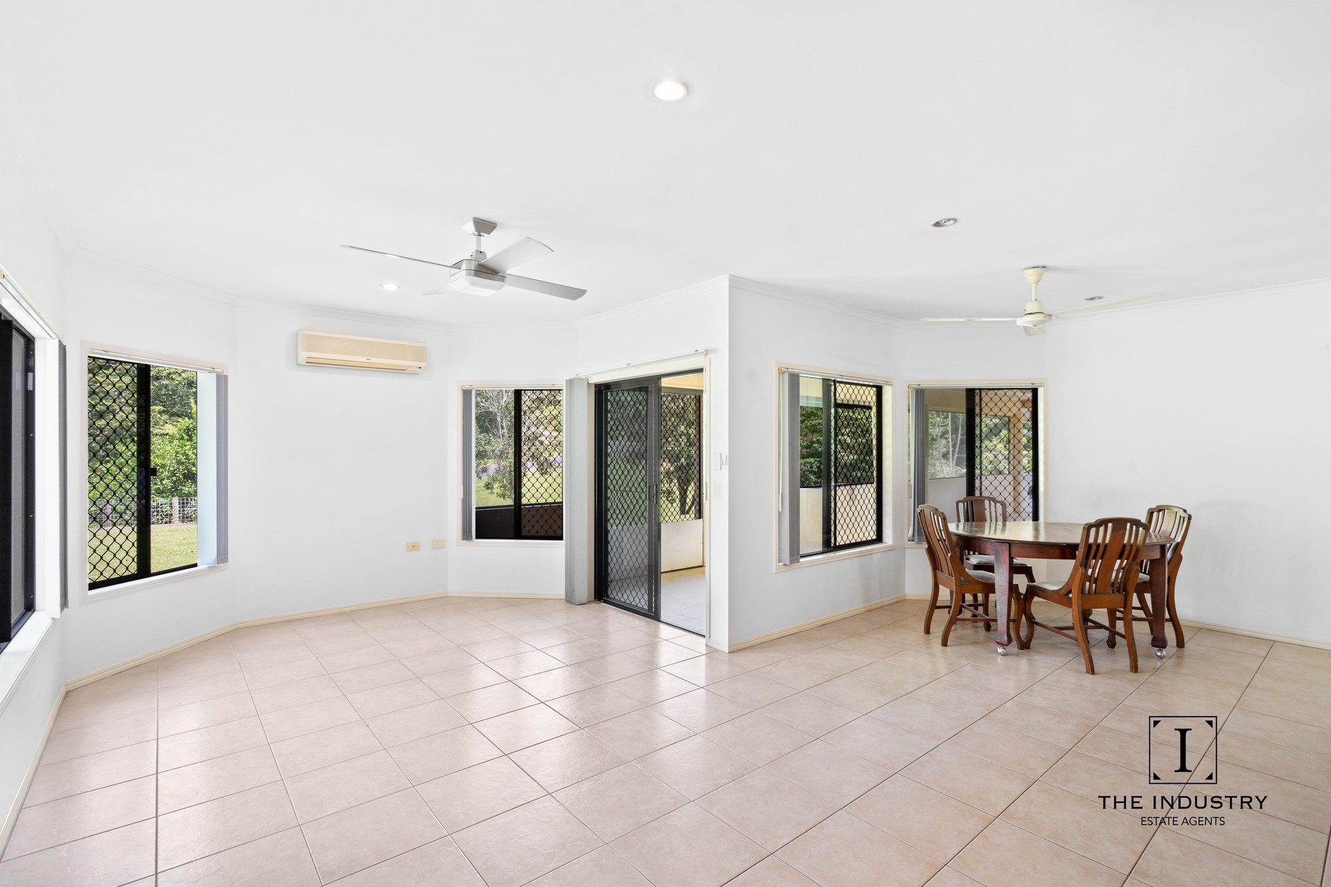 1 Jumrum Close, Kuranda, QLD 4881 AUS