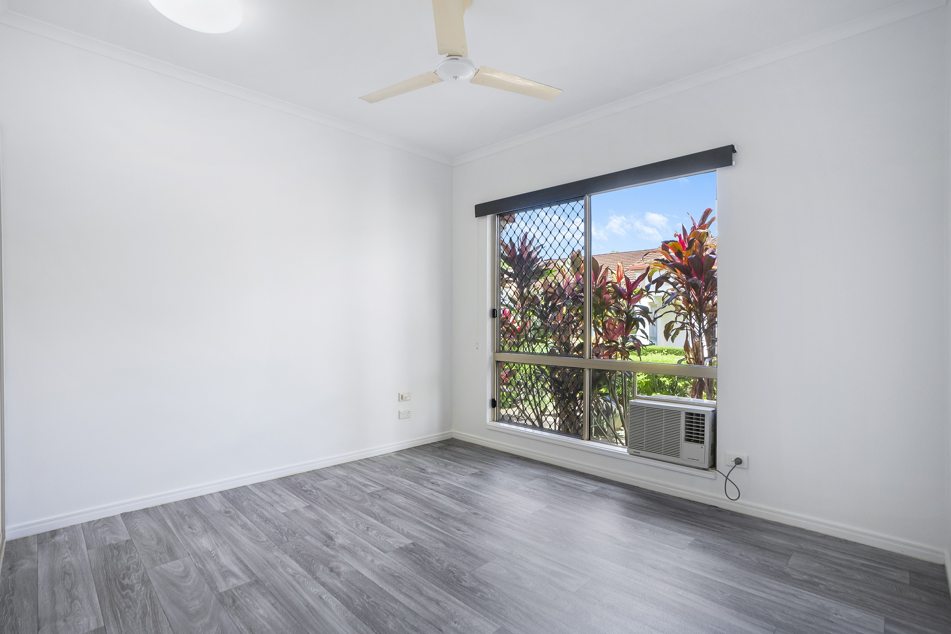 10/5-7 Oyster Court, Trinity Beach, QLD 4879 AUS