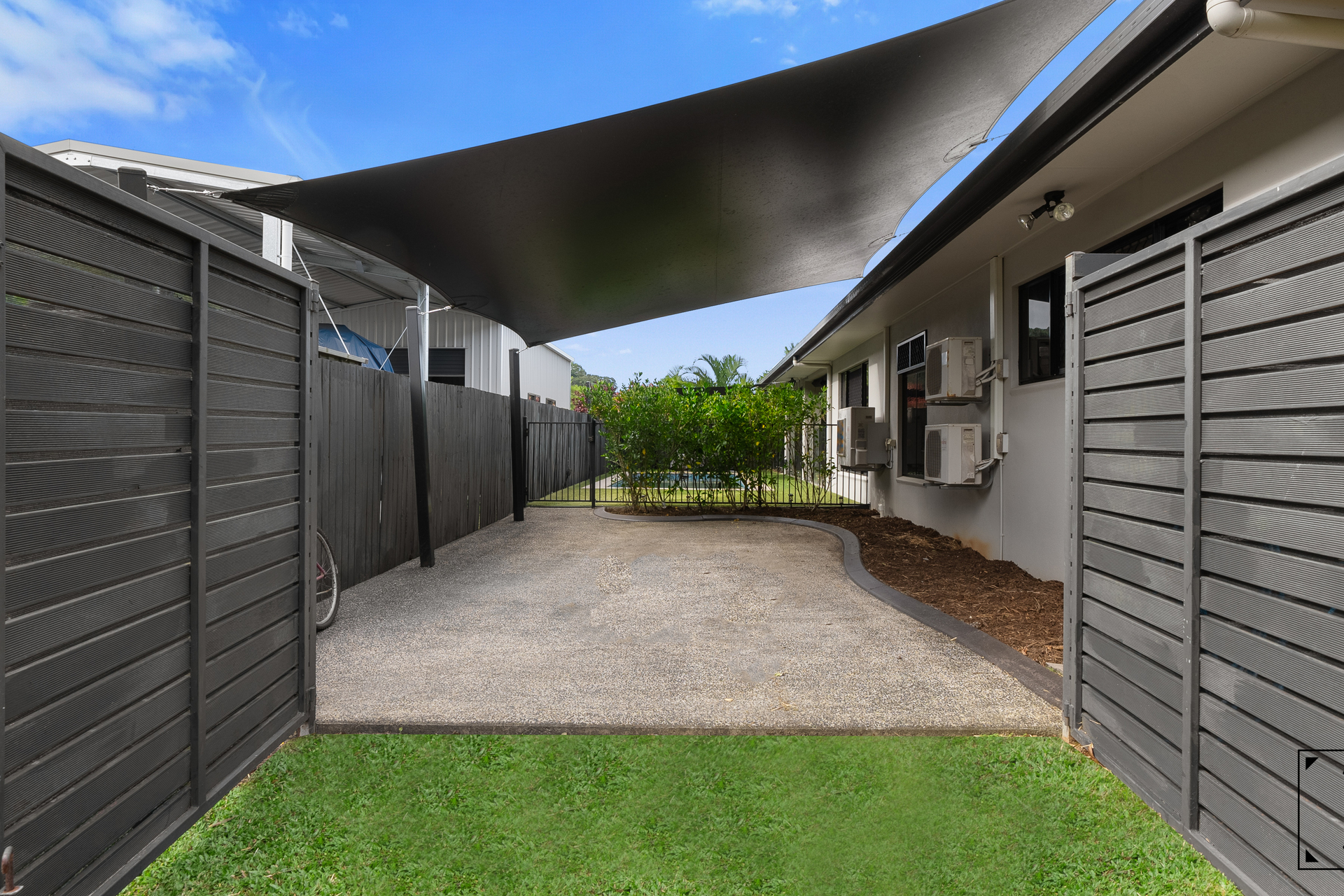 7 Bromell Close, Redlynch, QLD 4870 AUS