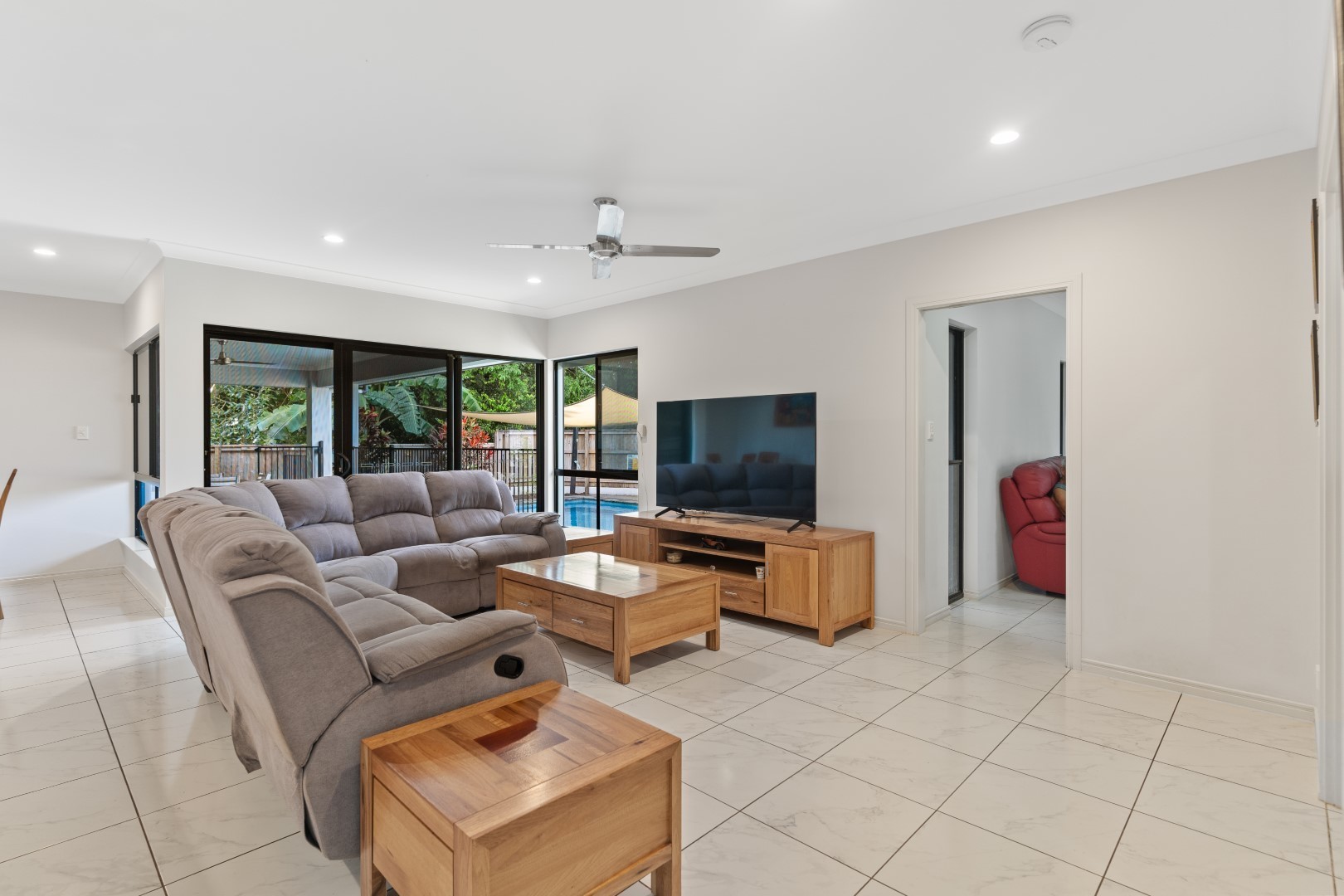 4 Greenvale Close, Smithfield, QLD 4878 AUS