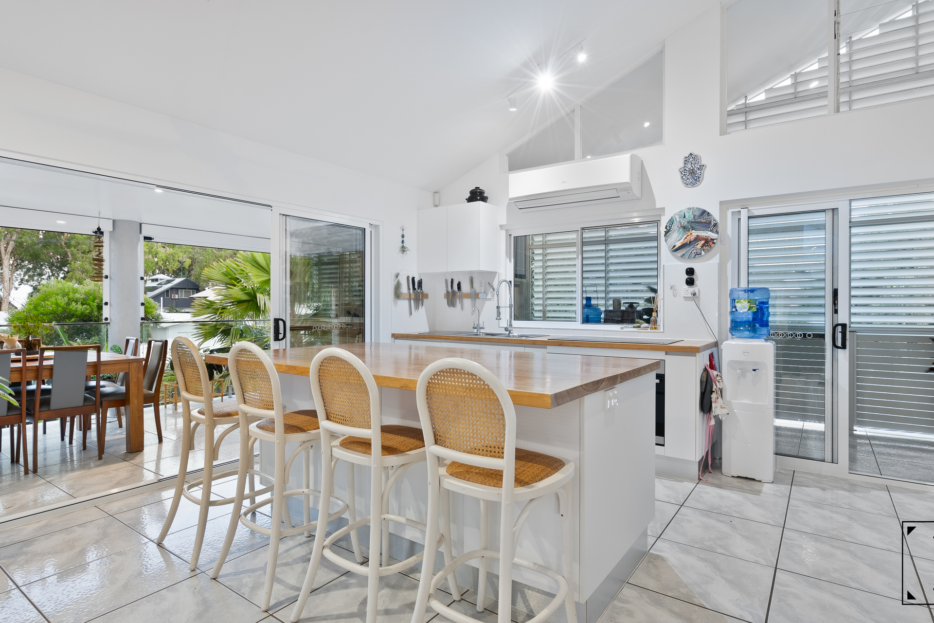 15 Batt Street, Clifton Beach, QLD 4879 AUS