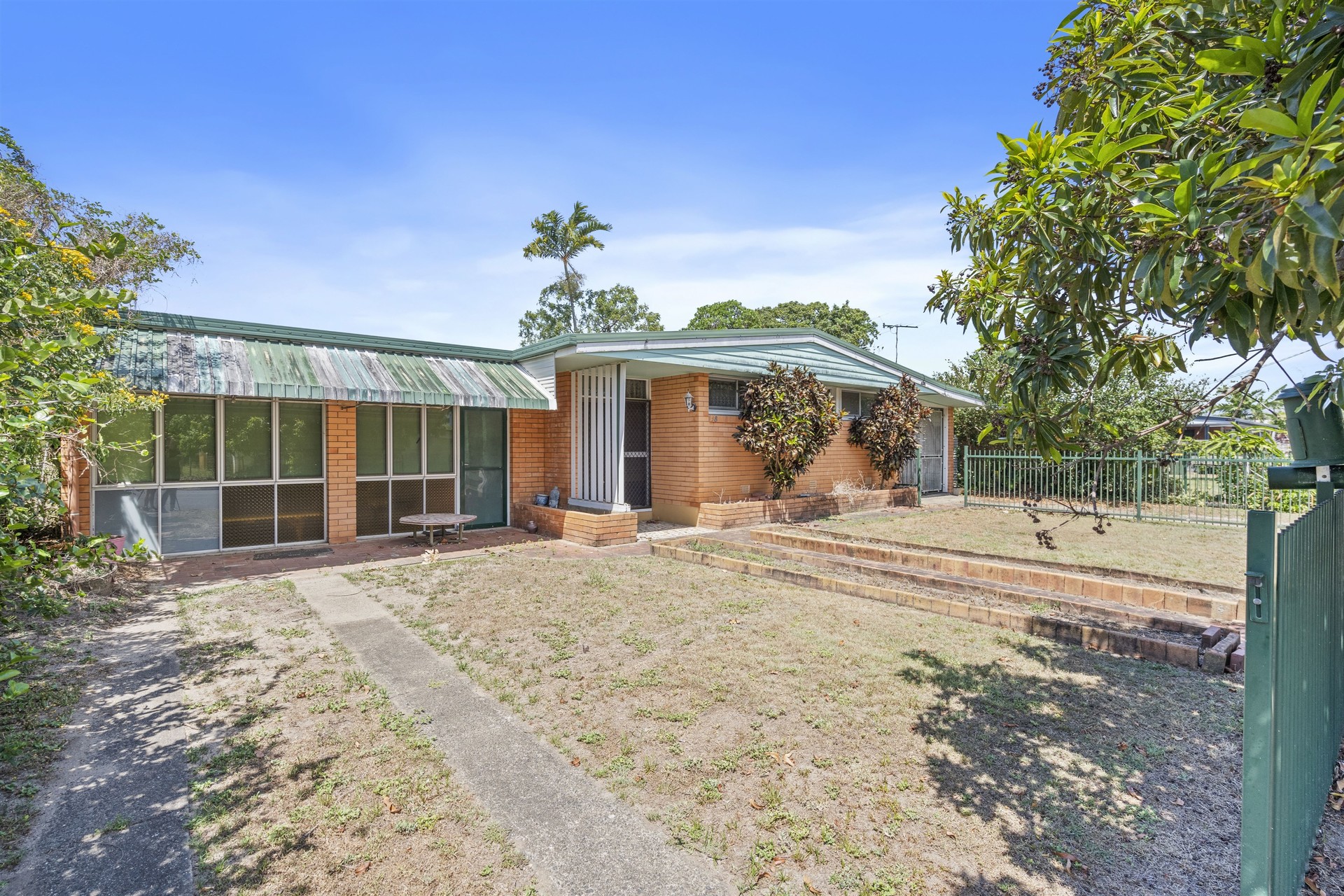 38 Curtin Street, Westcourt, QLD 4870 AUS