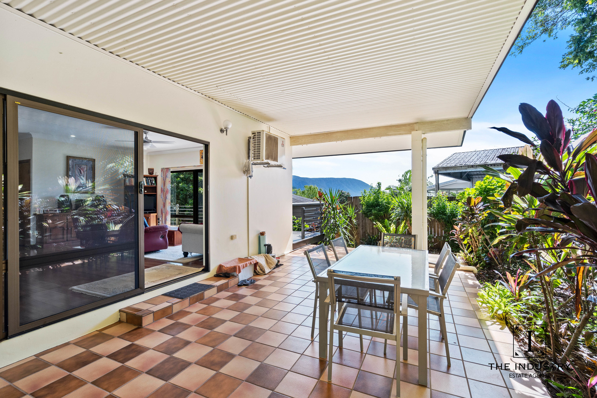 4 Wakunai Close, Trinity Beach, QLD 4879 AUS