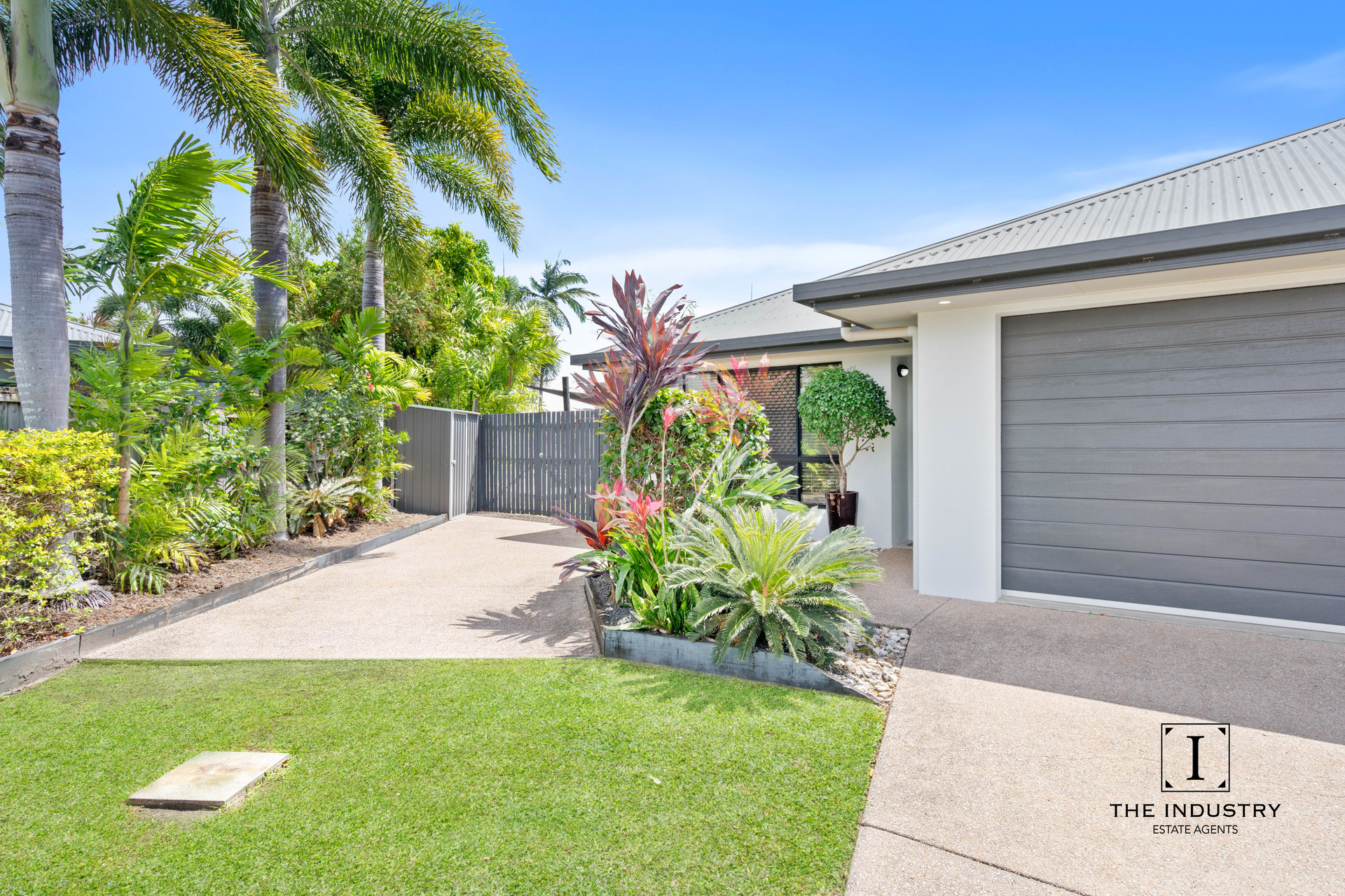 10 Galena Chase, Trinity Park, QLD 4879 AUS