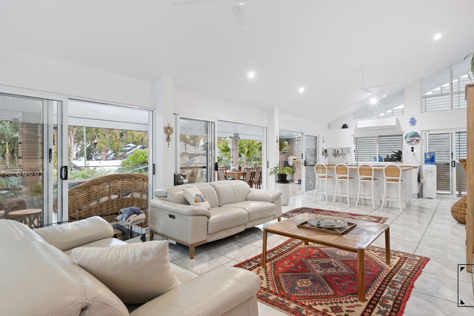 15 Batt Street, Clifton Beach, QLD 4879 AUS