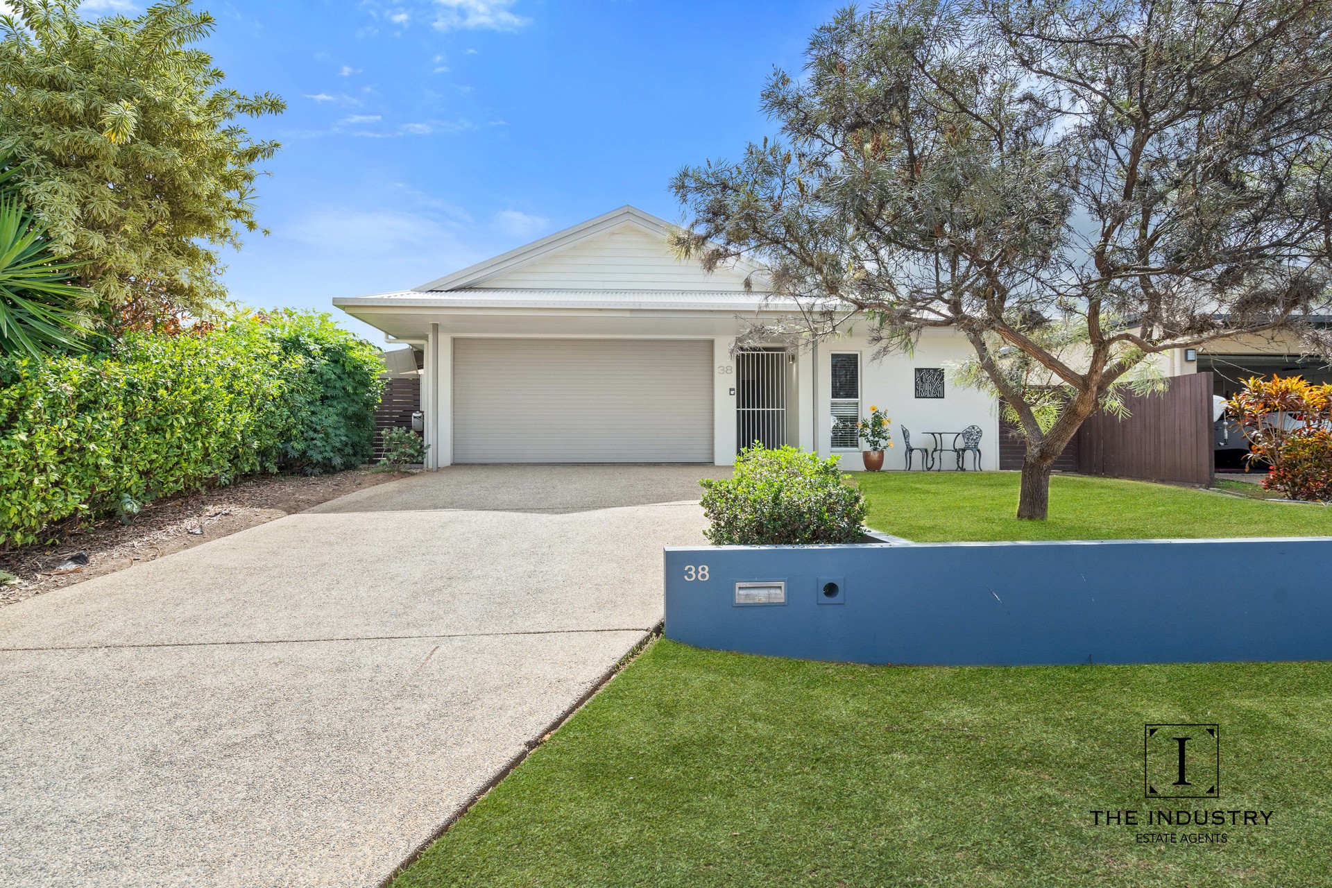 38 Landsborough Drive, Smithfield, QLD 4878 AUS