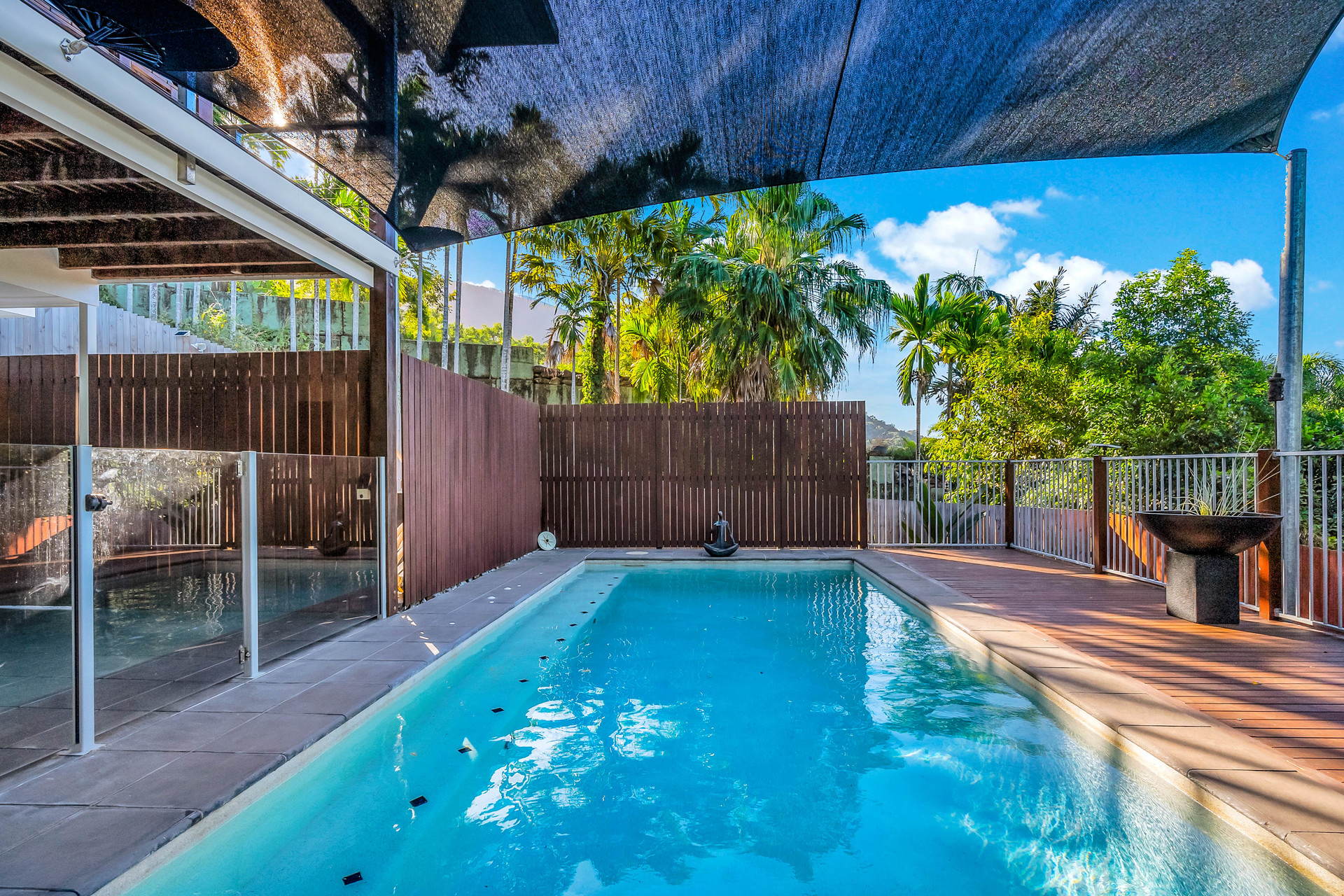 8 Seascape Close, Palm Cove, QLD 4879 AUS