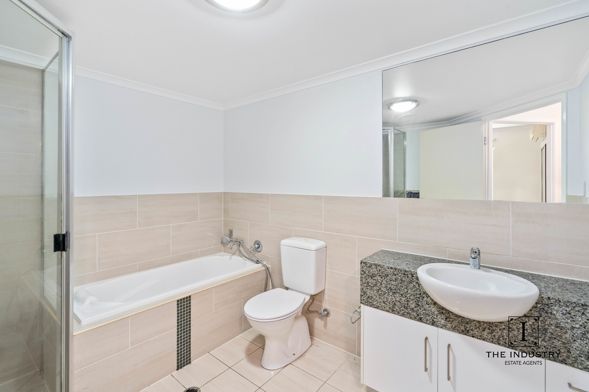 7/242 Grafton Street, Cairns North, QLD 4870 AUS