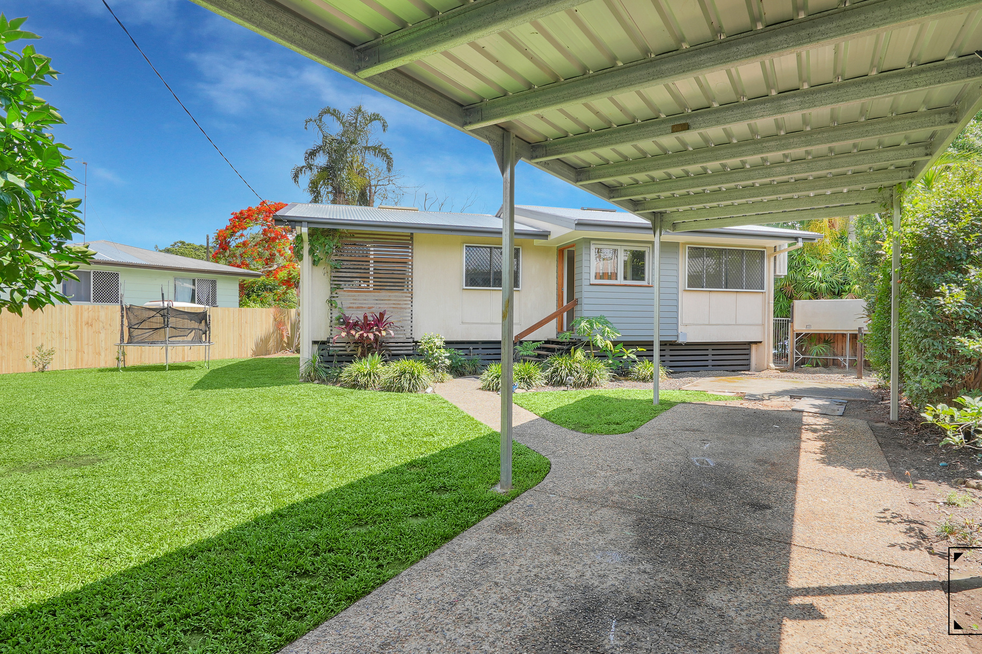 54 Jensen Street, Manoora, QLD 4870 AUS