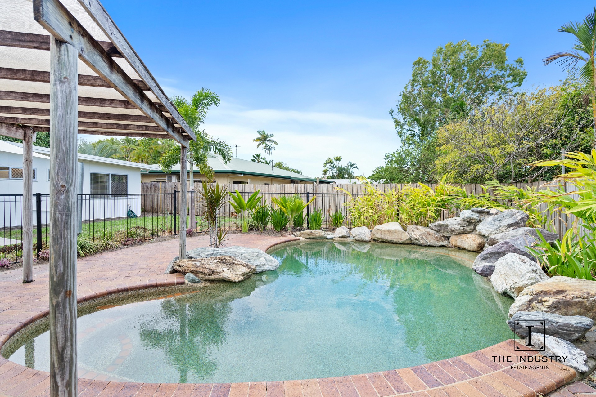 30 Oak Street, Holloways Beach, QLD 4878 AUS