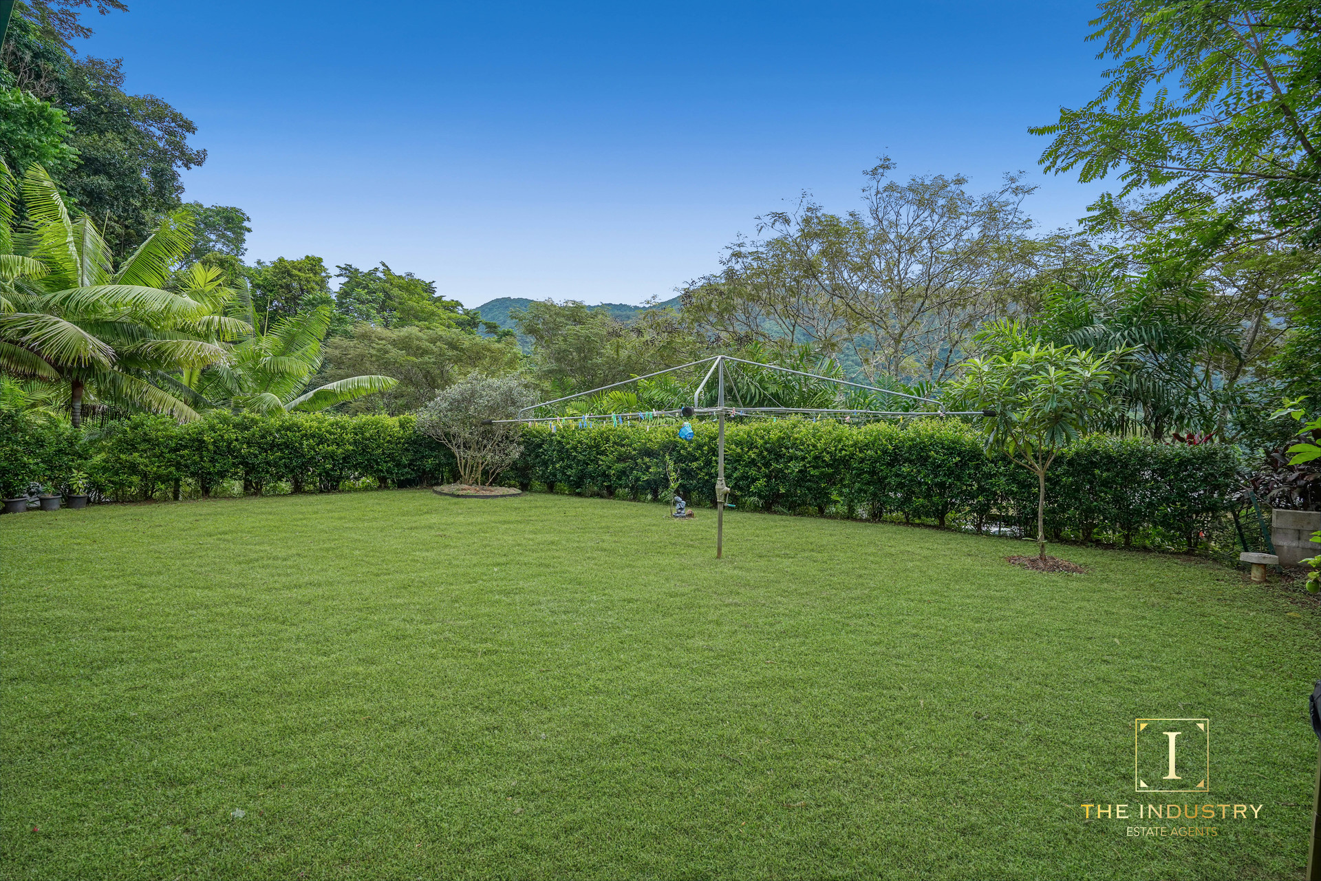 5 Orminston Close, Redlynch, QLD 4870 AUS