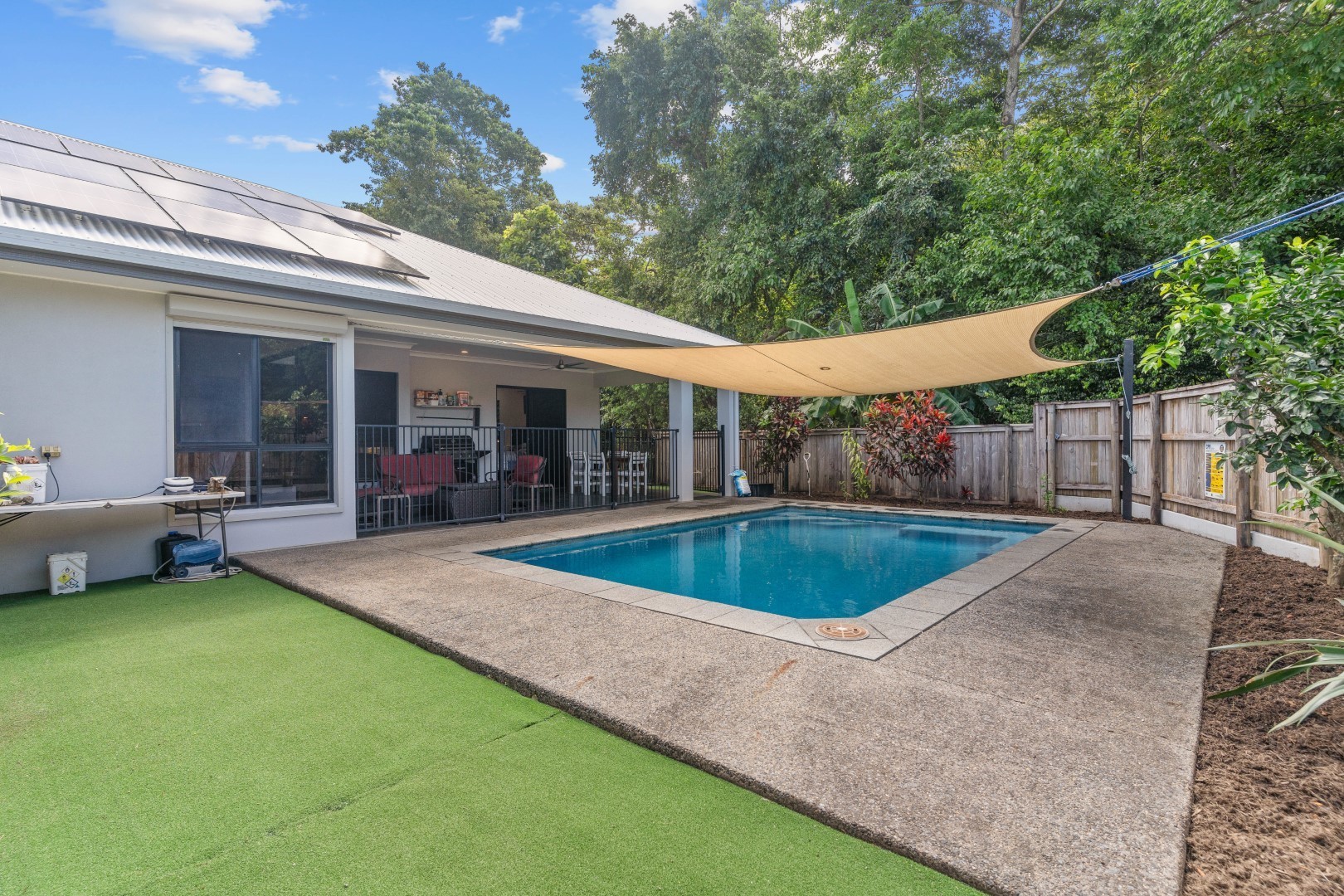 4 Greenvale Close, Smithfield, QLD 4878 AUS