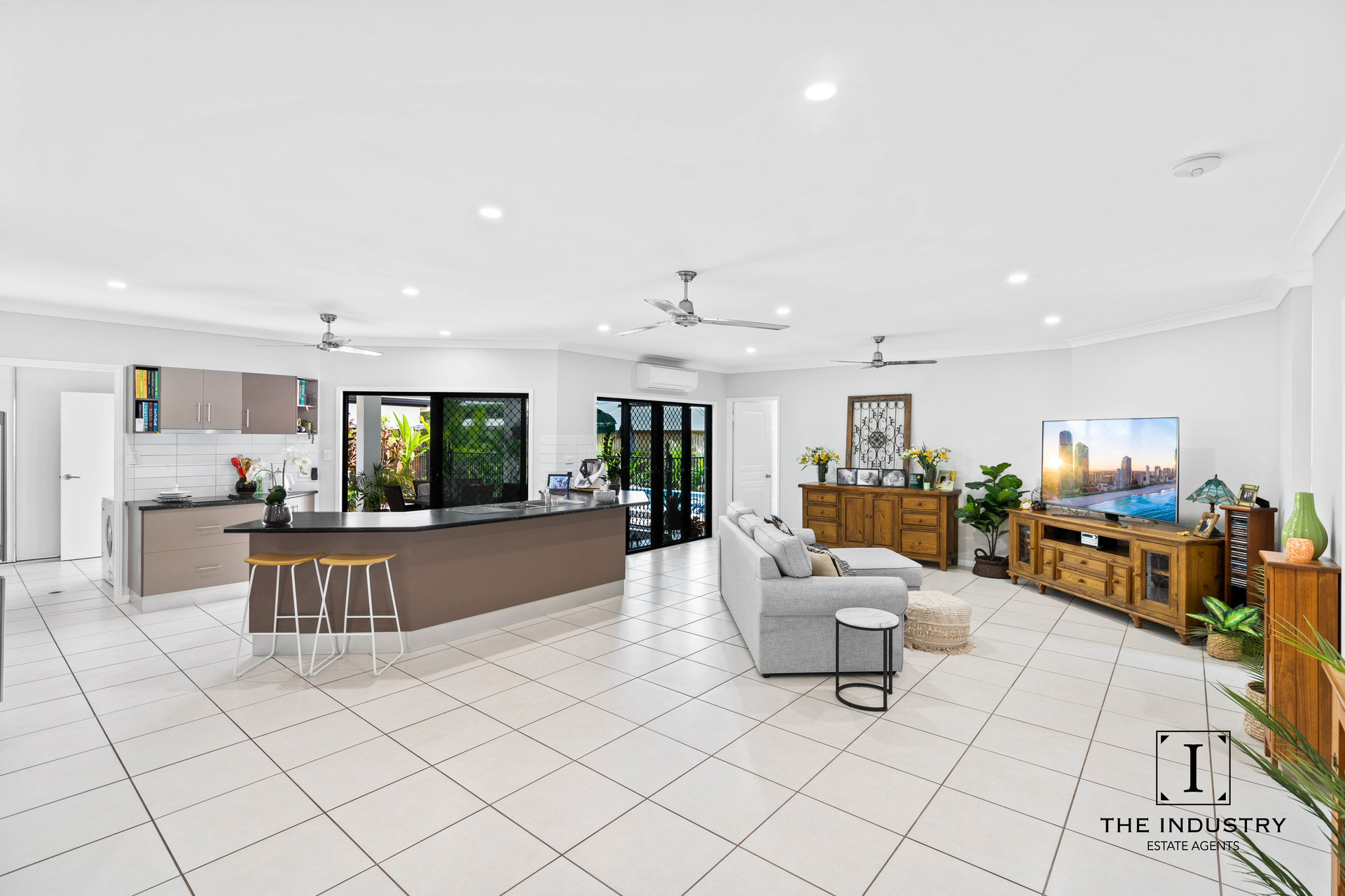 13 Bowline Place, Trinity Beach, QLD 4879 AUS