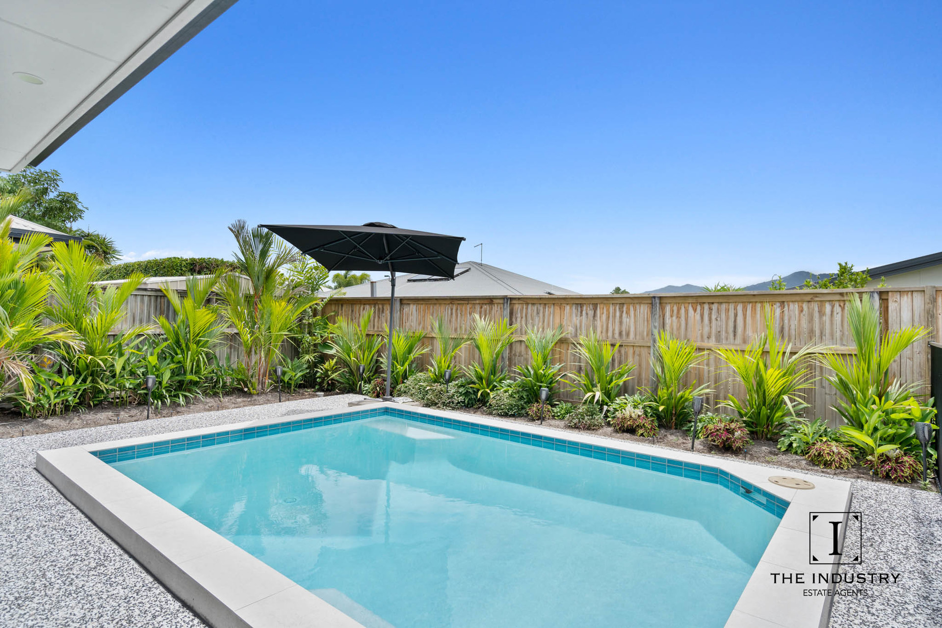 13 Bowline Place, Trinity Beach, QLD 4879 AUS