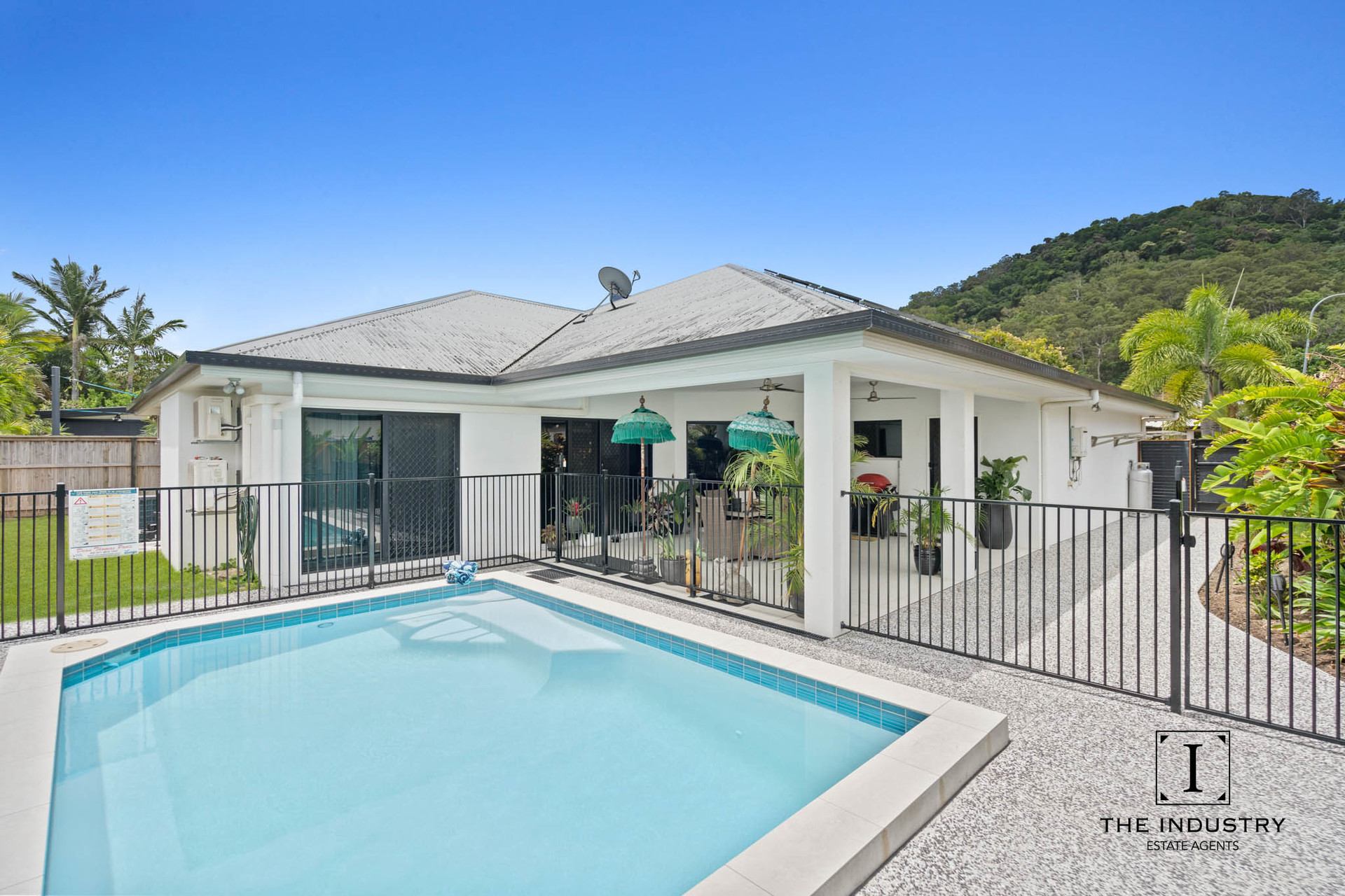 13 Bowline Place, Trinity Beach, QLD 4879 AUS