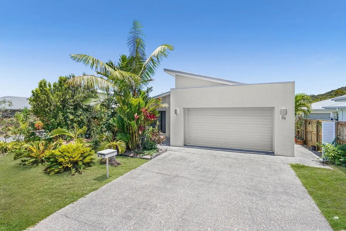 19 Quarterdeck Street, Trinity Beach, QLD 4879 AUS