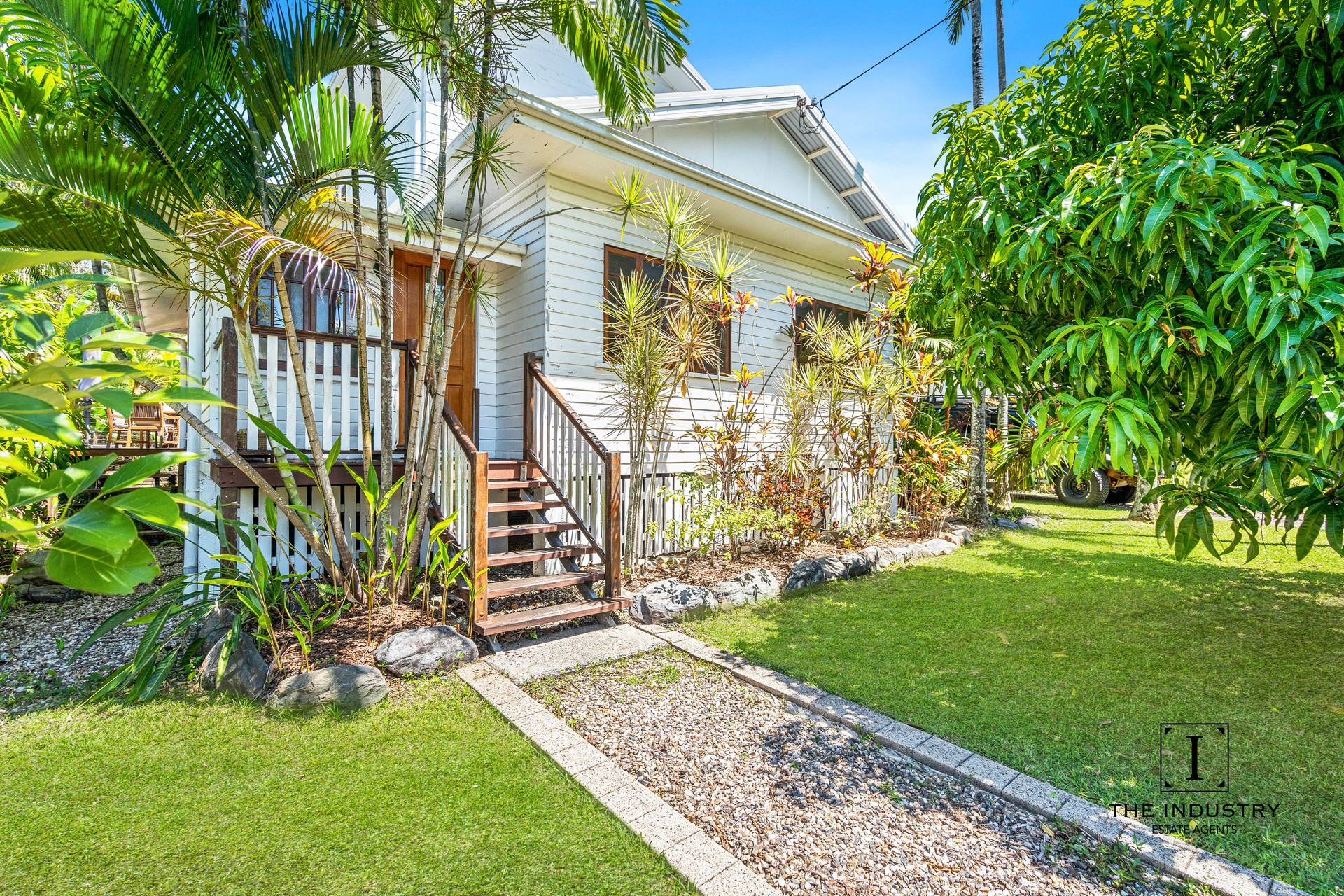 13 Passchendaele Street, Stratford, QLD 4870 AUS