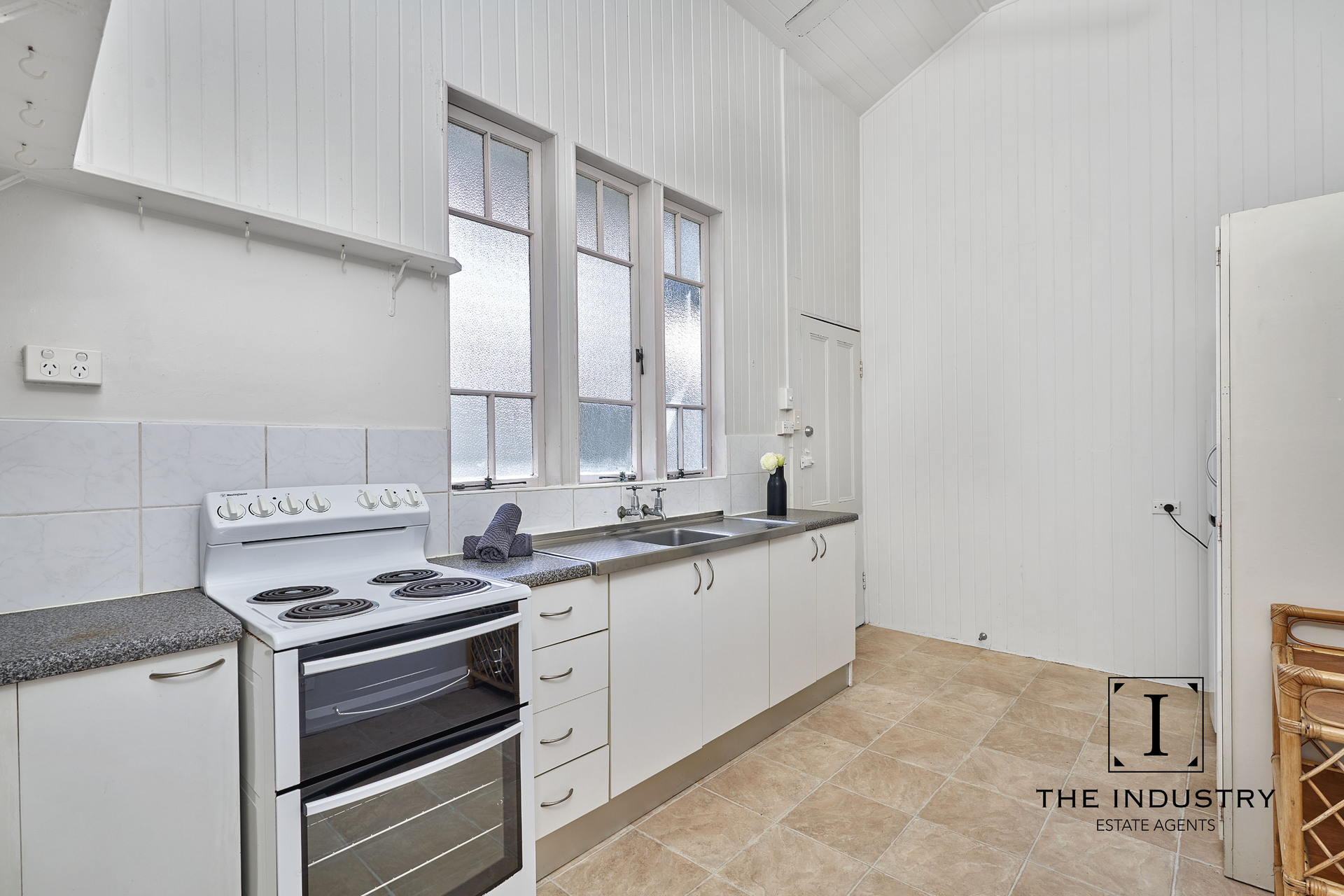 10b Shearer Avenue, Manunda, QLD 4870 AUS